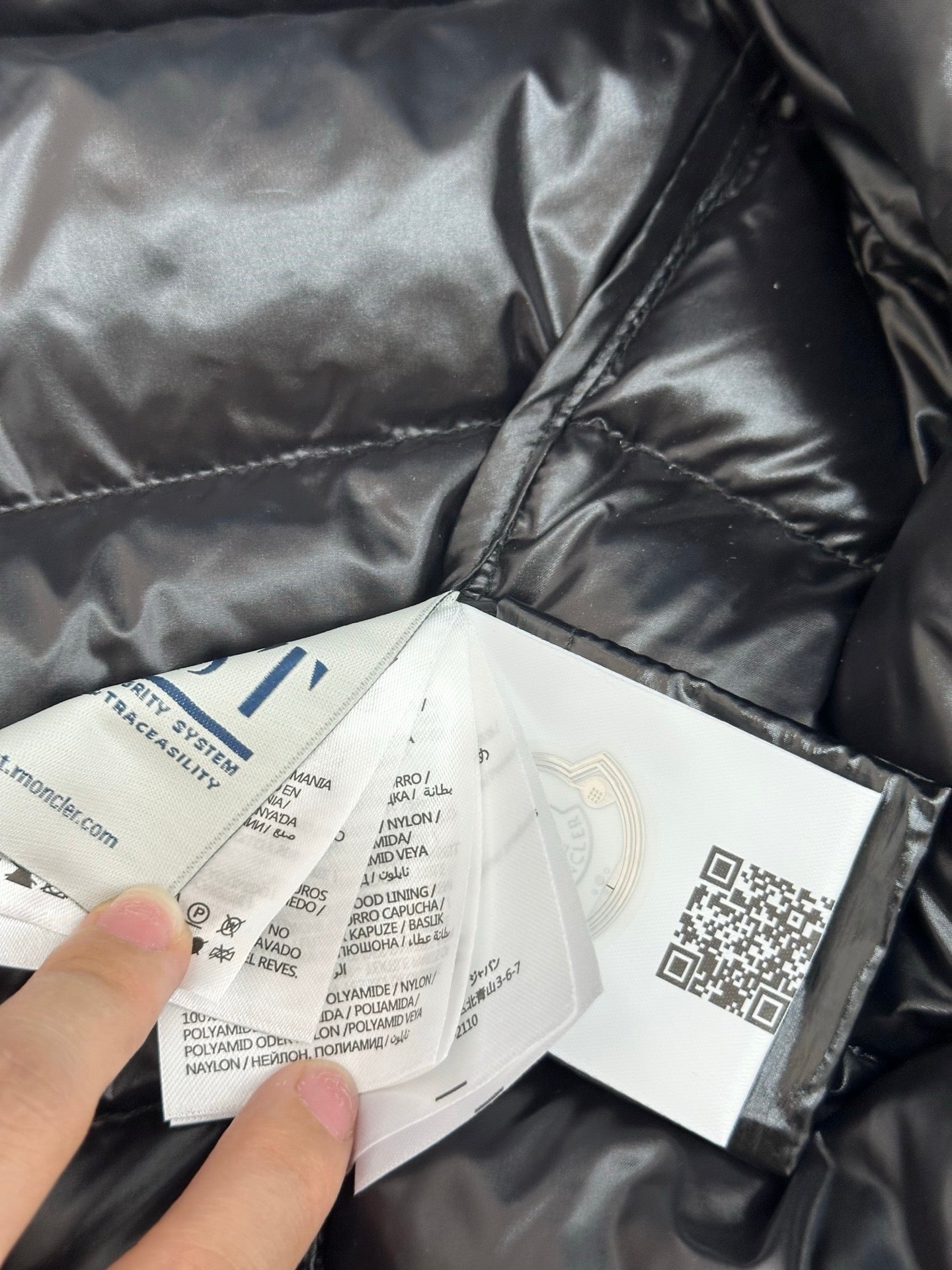 Moncler 25 Jacket Glossy Black Polyester 288452