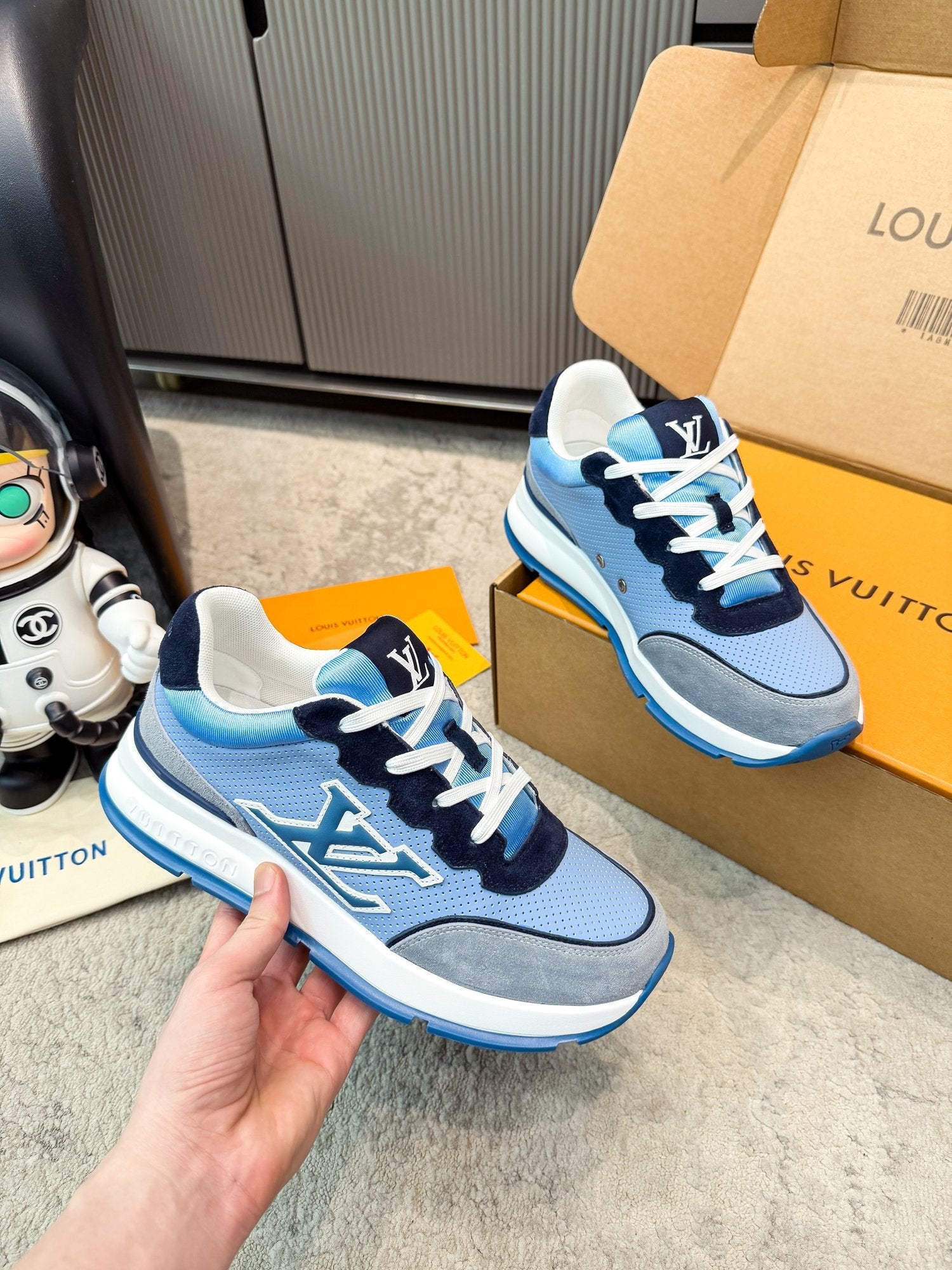 LV 26ss Platform Sneaker Blue Black Mesh Suede 625421