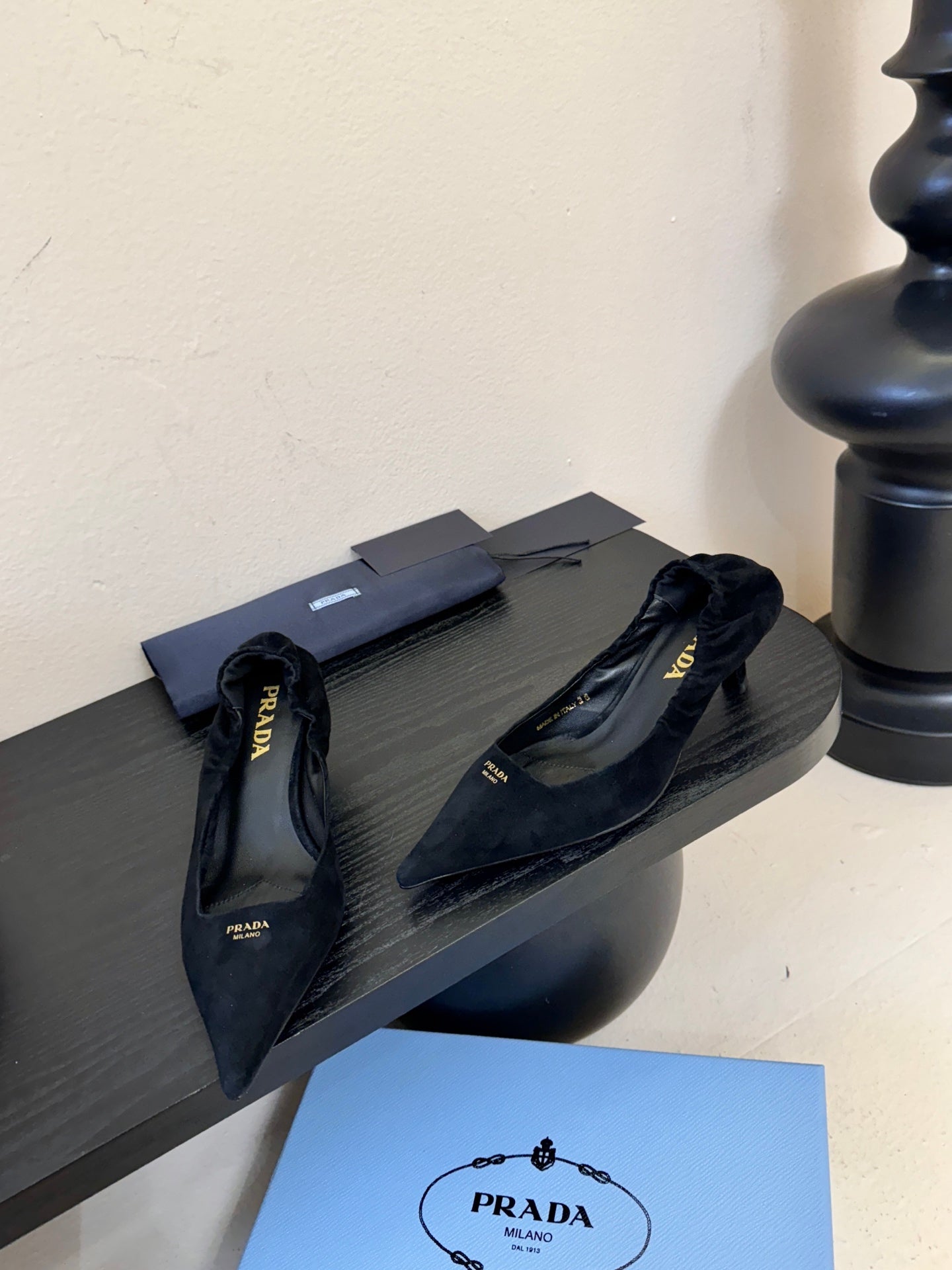 PRA 26S Pointed Toe Low Heels 60 Black Suede 627409