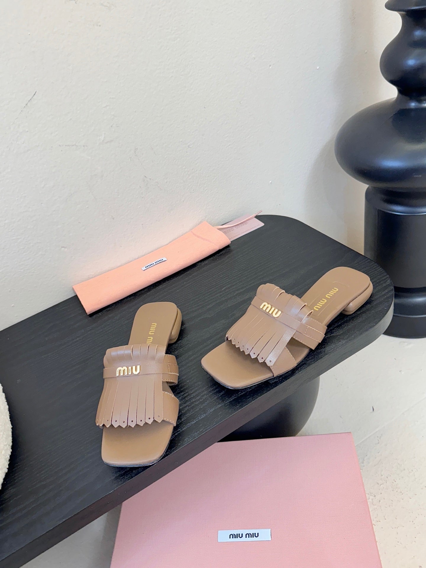 MIU 26ss Sandals Brown Sheepskin 627360