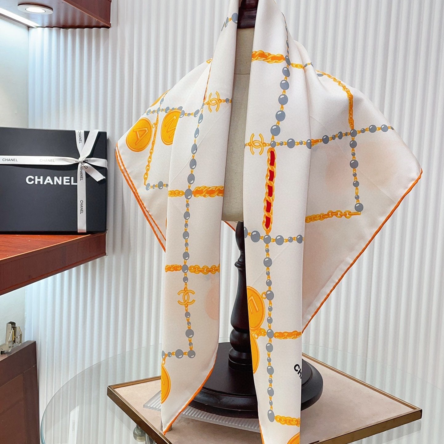 CC Square Scarf 90 CM In White Mix Yellow Silk Twill 176345