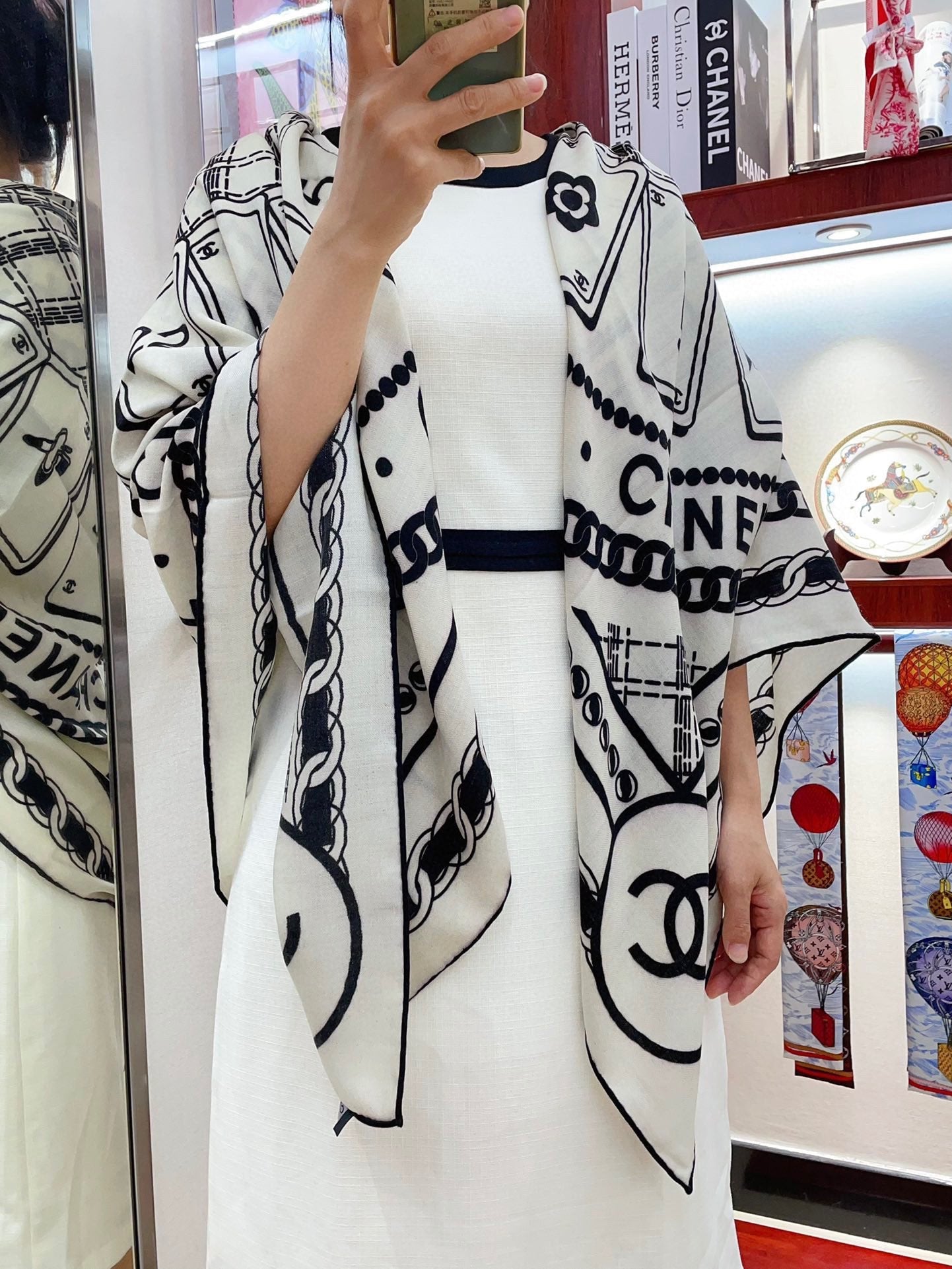 CC Square Scarf 140 CM In White Mix Black Cashmere And Silk 407279