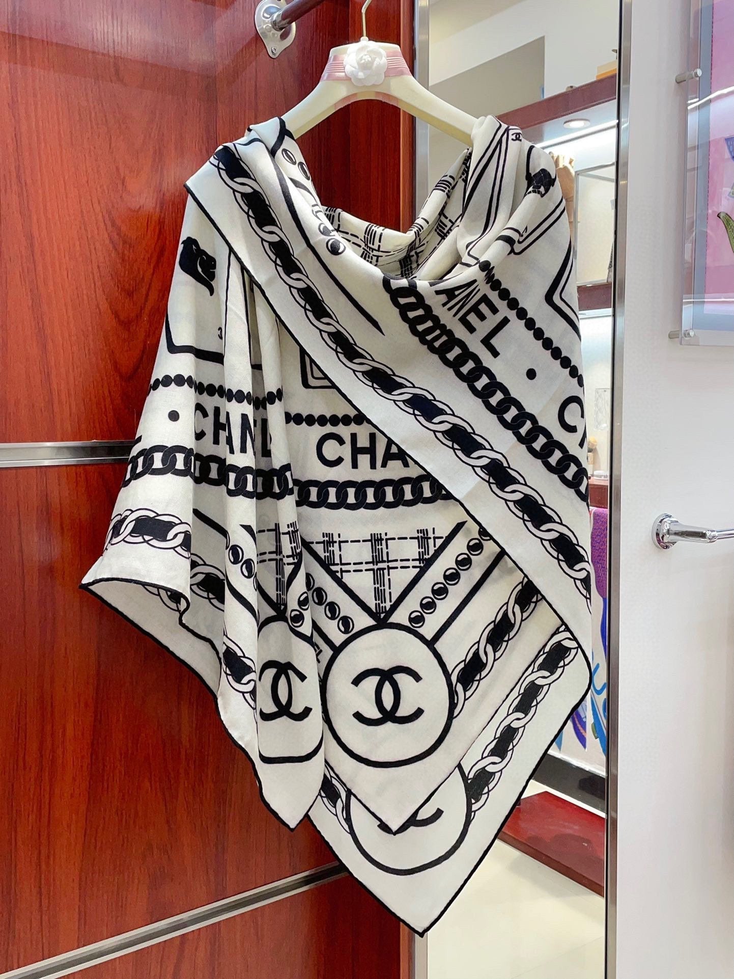 CC Square Scarf 140 CM In White Mix Black Cashmere And Silk 407279