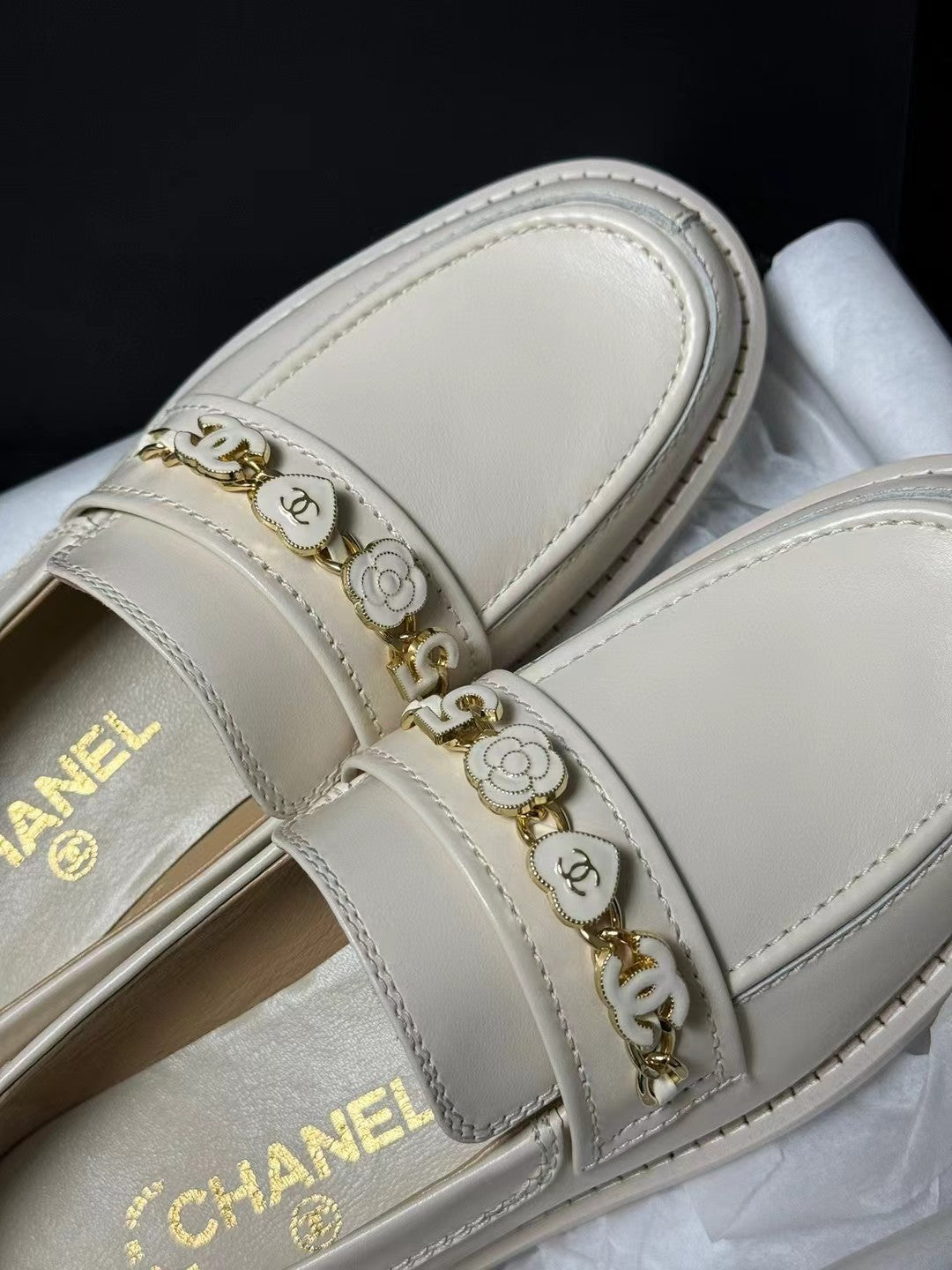 CC LOAFERS WHITE QUILTED CALFSKIN
