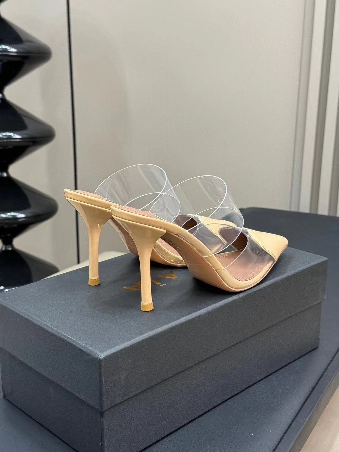 alaia mule 90 optic beige heart lambskin