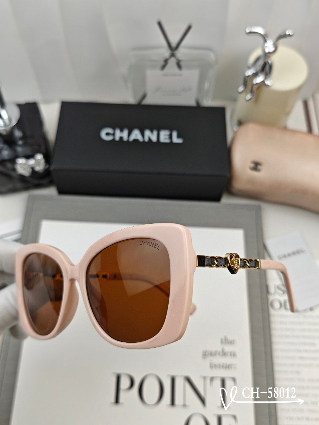 Chanel Sunglasses 560766