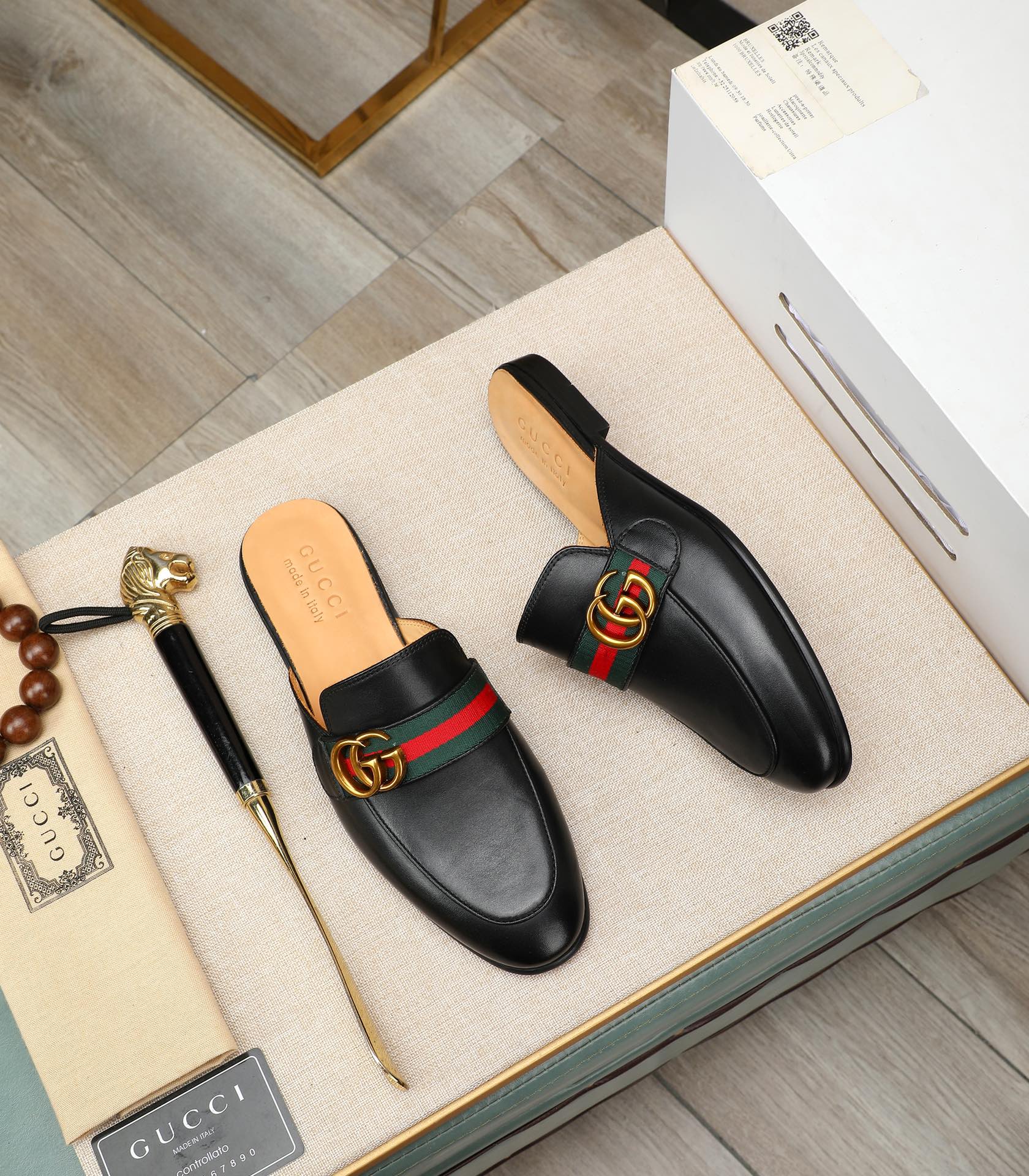 GG Men's Interlocking GG Mule Black Cowhide 111485