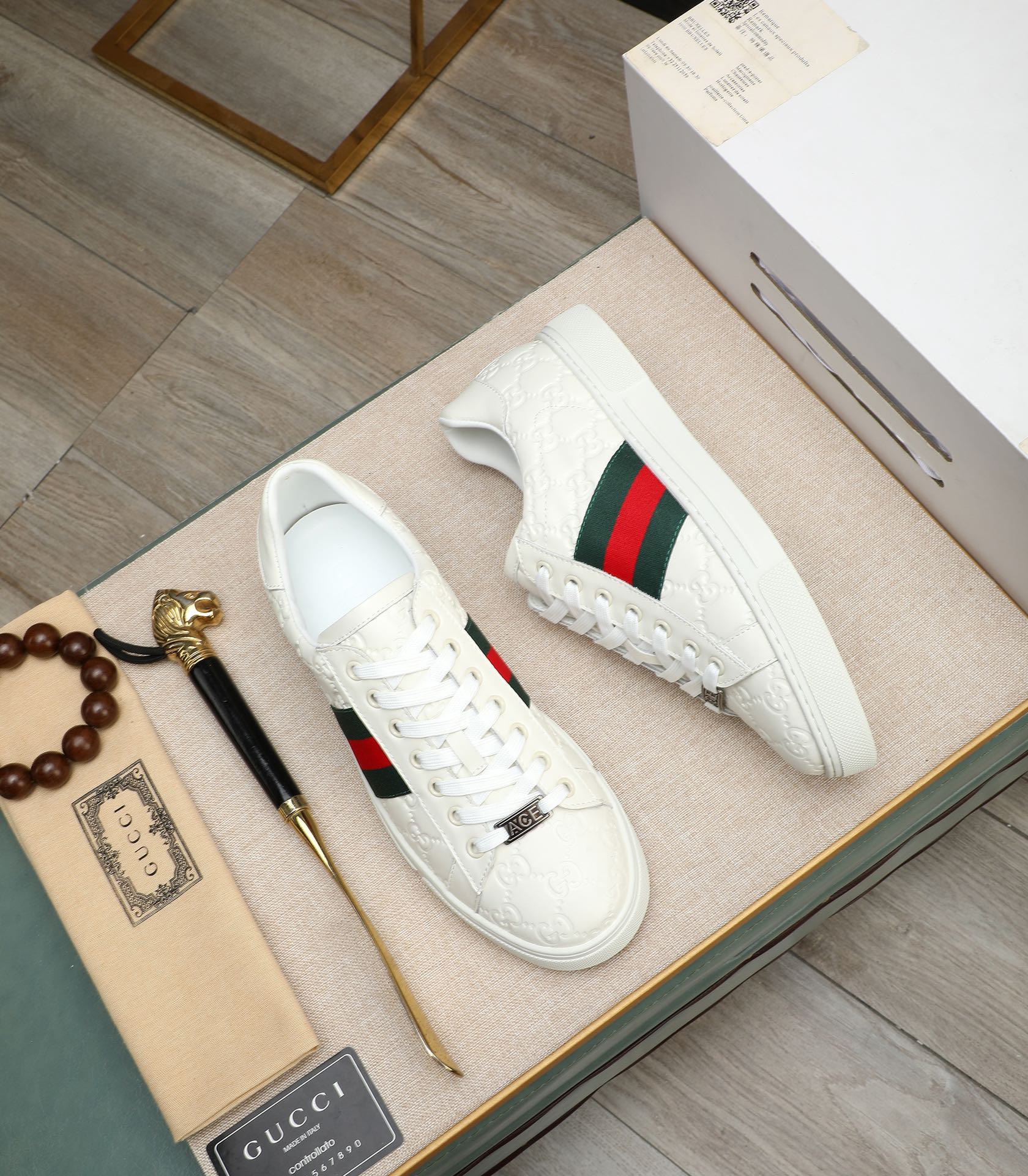 GG Men's ACE Sneaker White Embossed Calfskin 516600