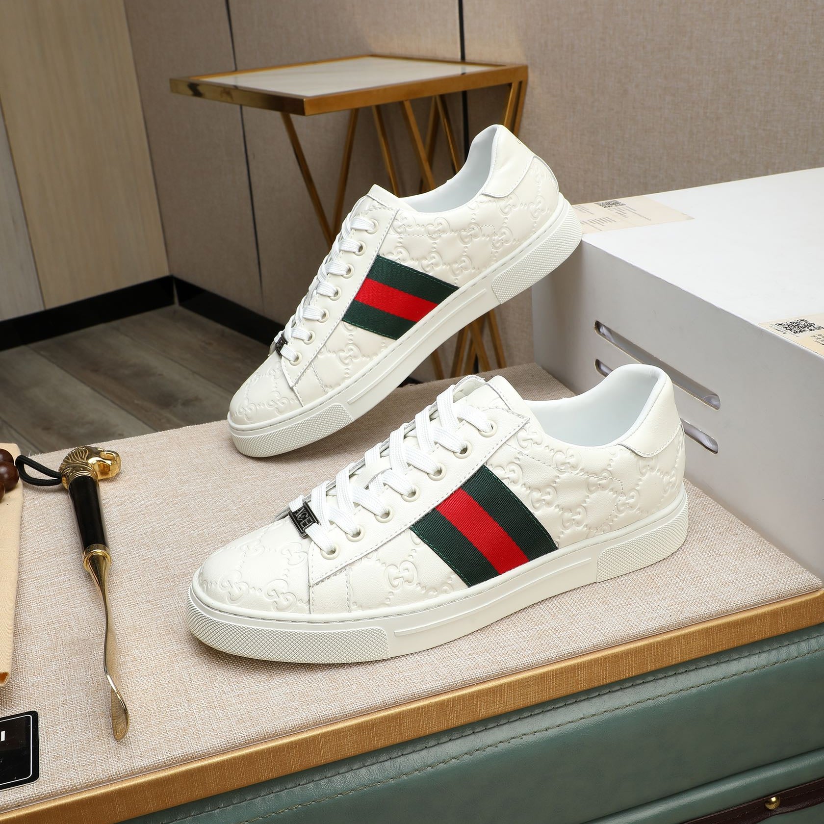 GG Men's ACE Sneaker White Embossed Calfskin 516600