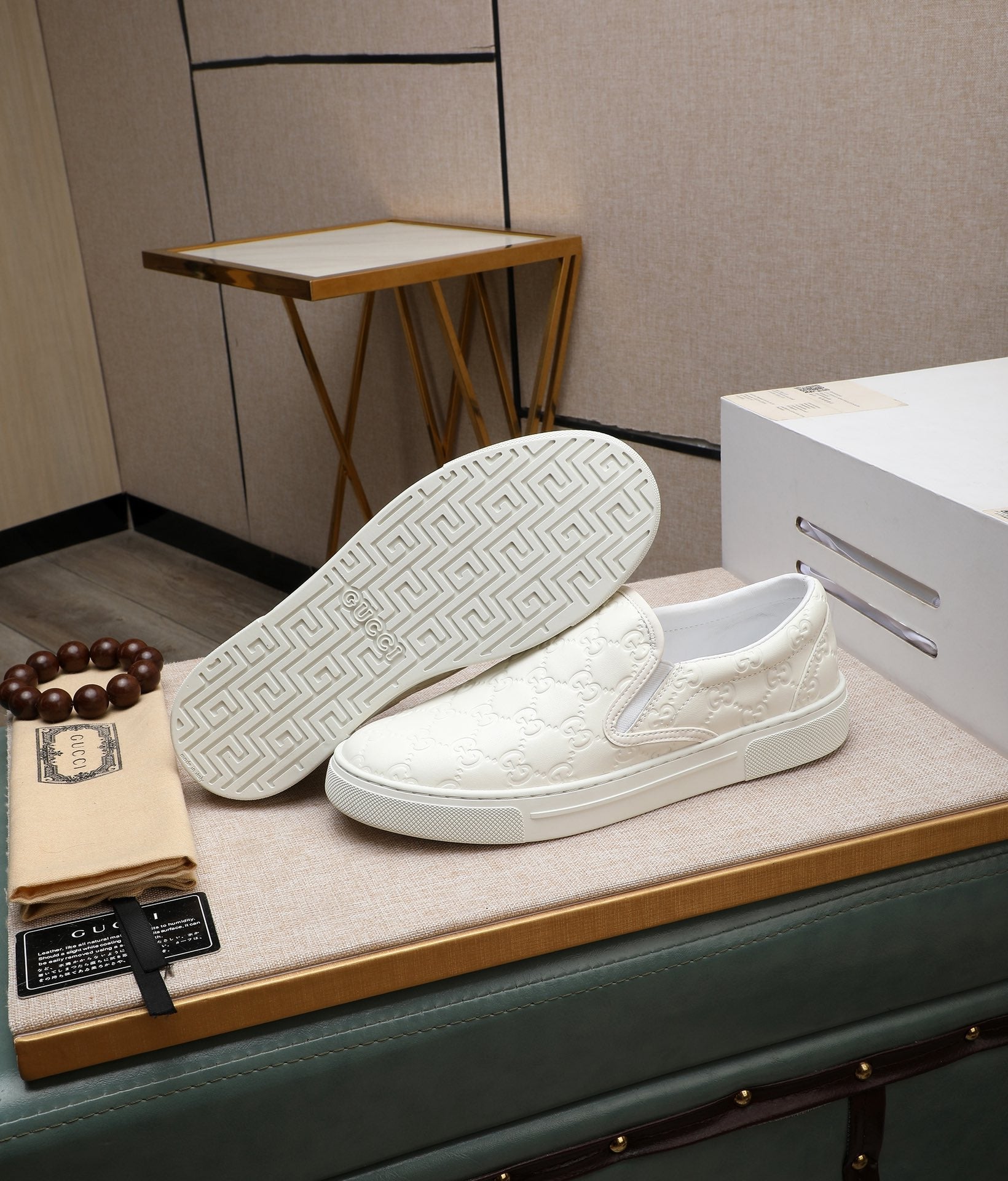 GG Men's Slip on White Embossed Calfskin 518843