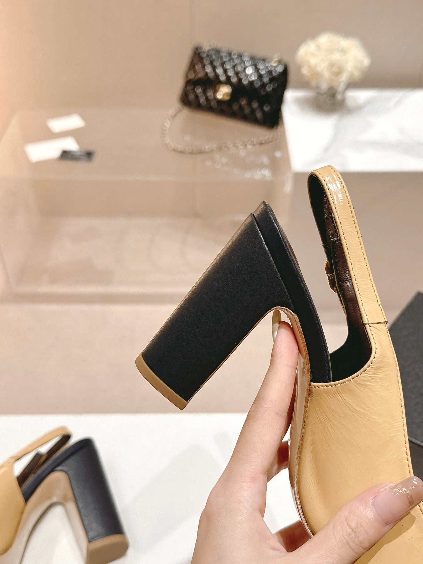 CC 24P SLINGBACKS 95MM BEIGE BLACK LAMBSKIN