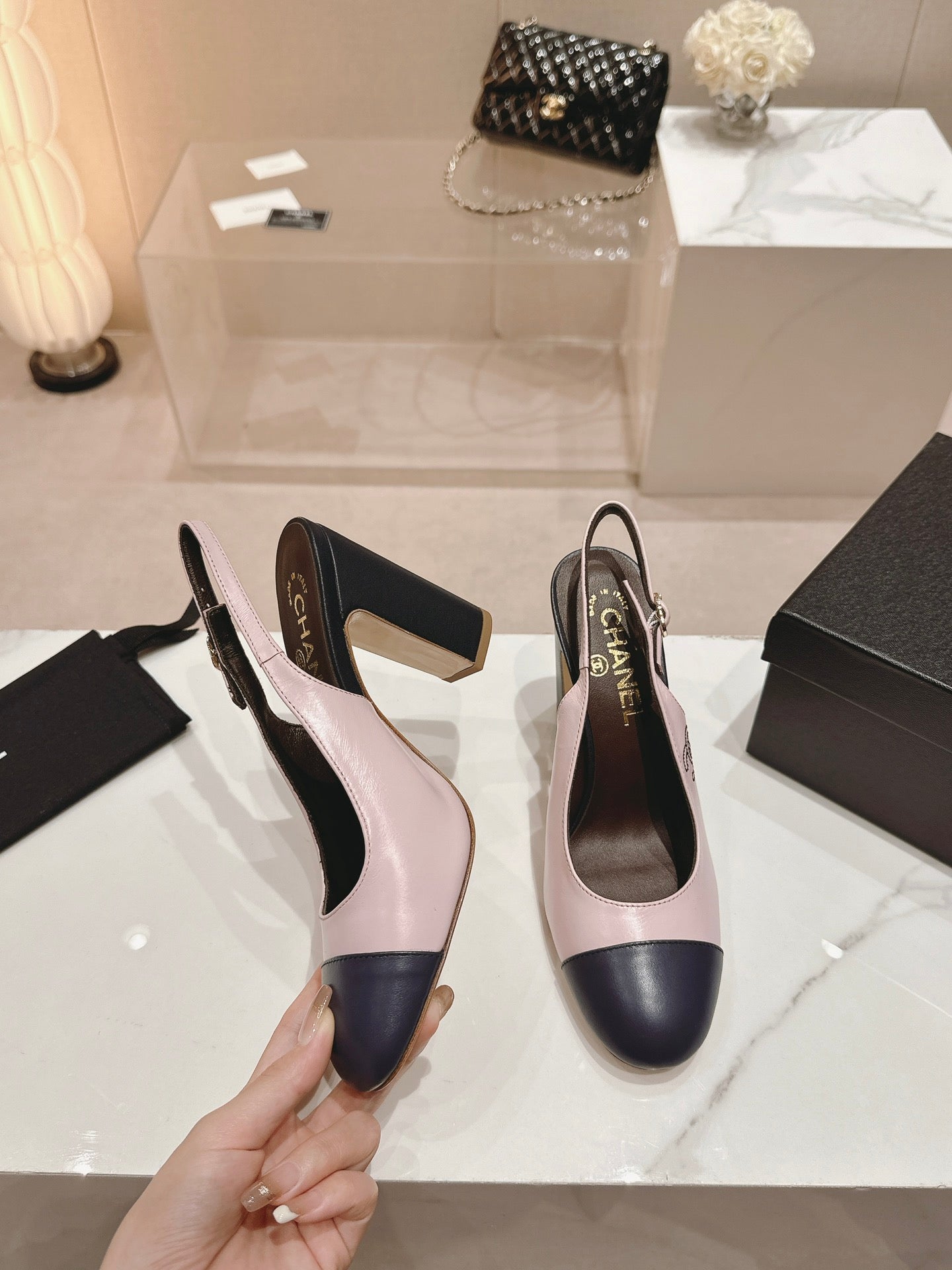 CC 24P SLINGBACKS 95MM PINK BLACK LAMBSKIN