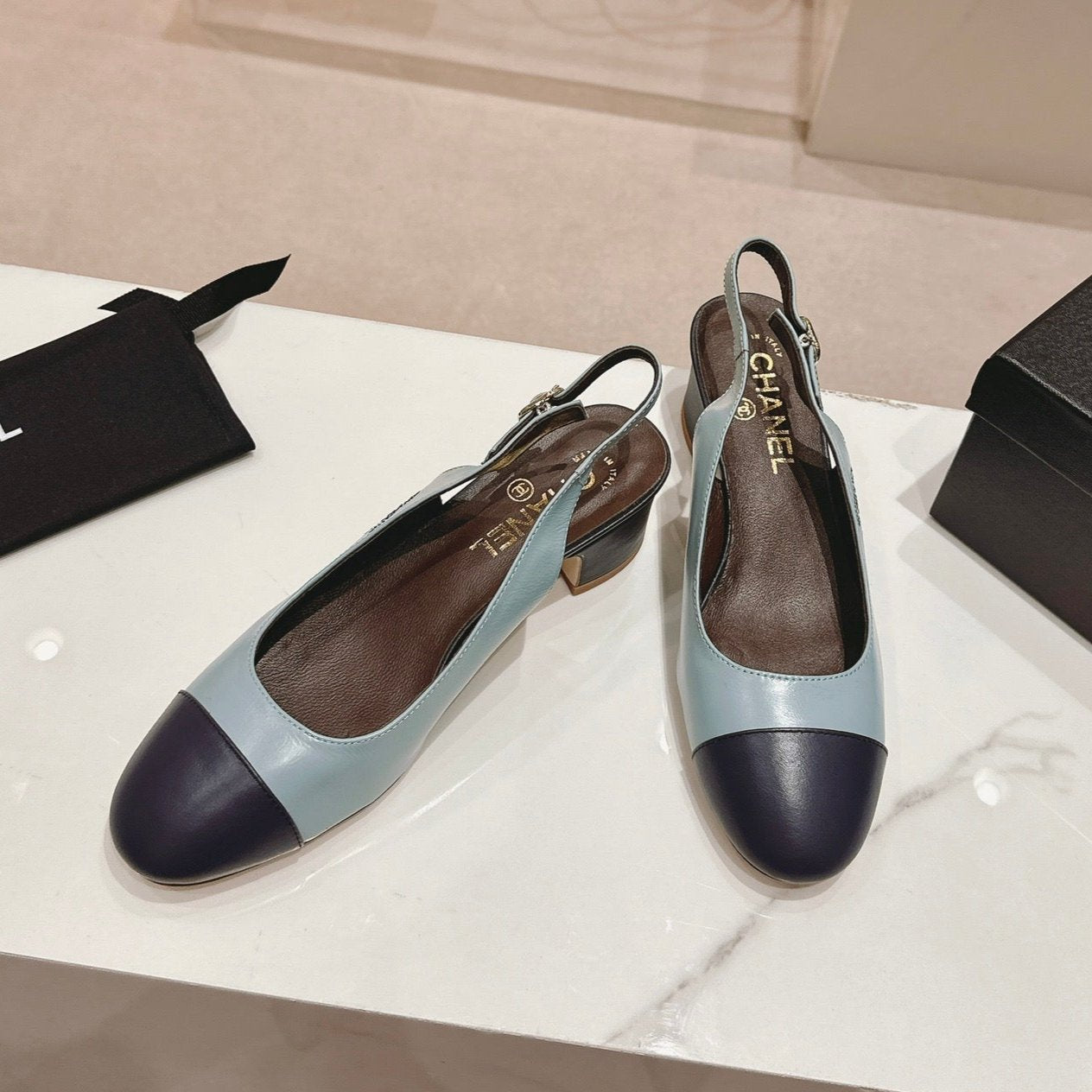 CC 24P SLINGBACKS 45MM TURQUOISE BLACK LAMBSKIN