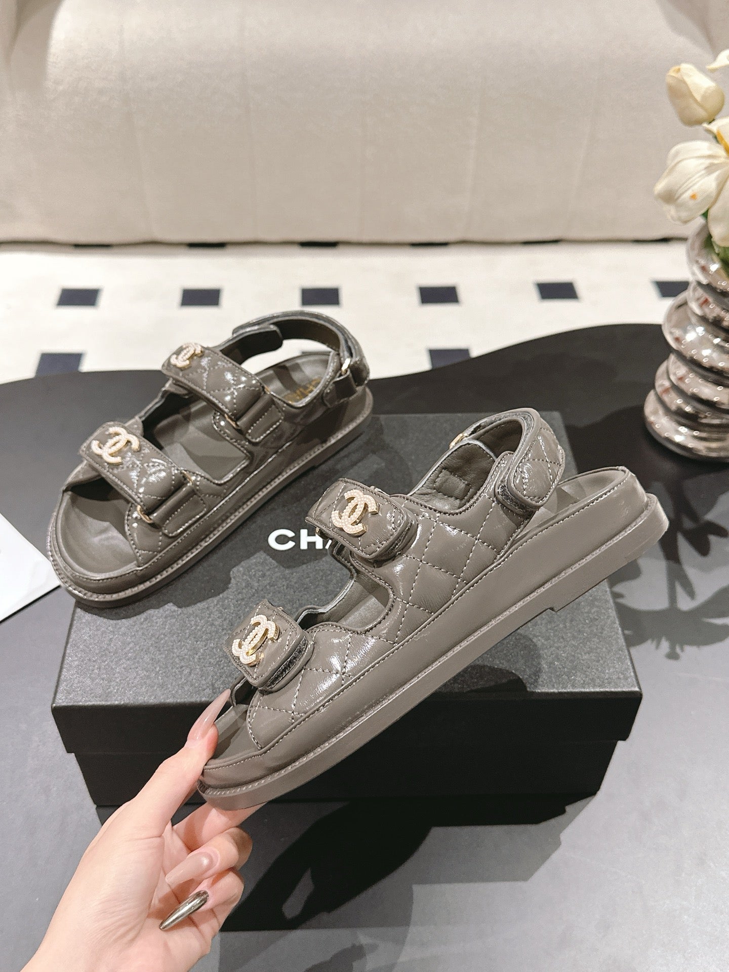 CC 25 Dad Deals Sandals Jet Black Patent Leather 237594