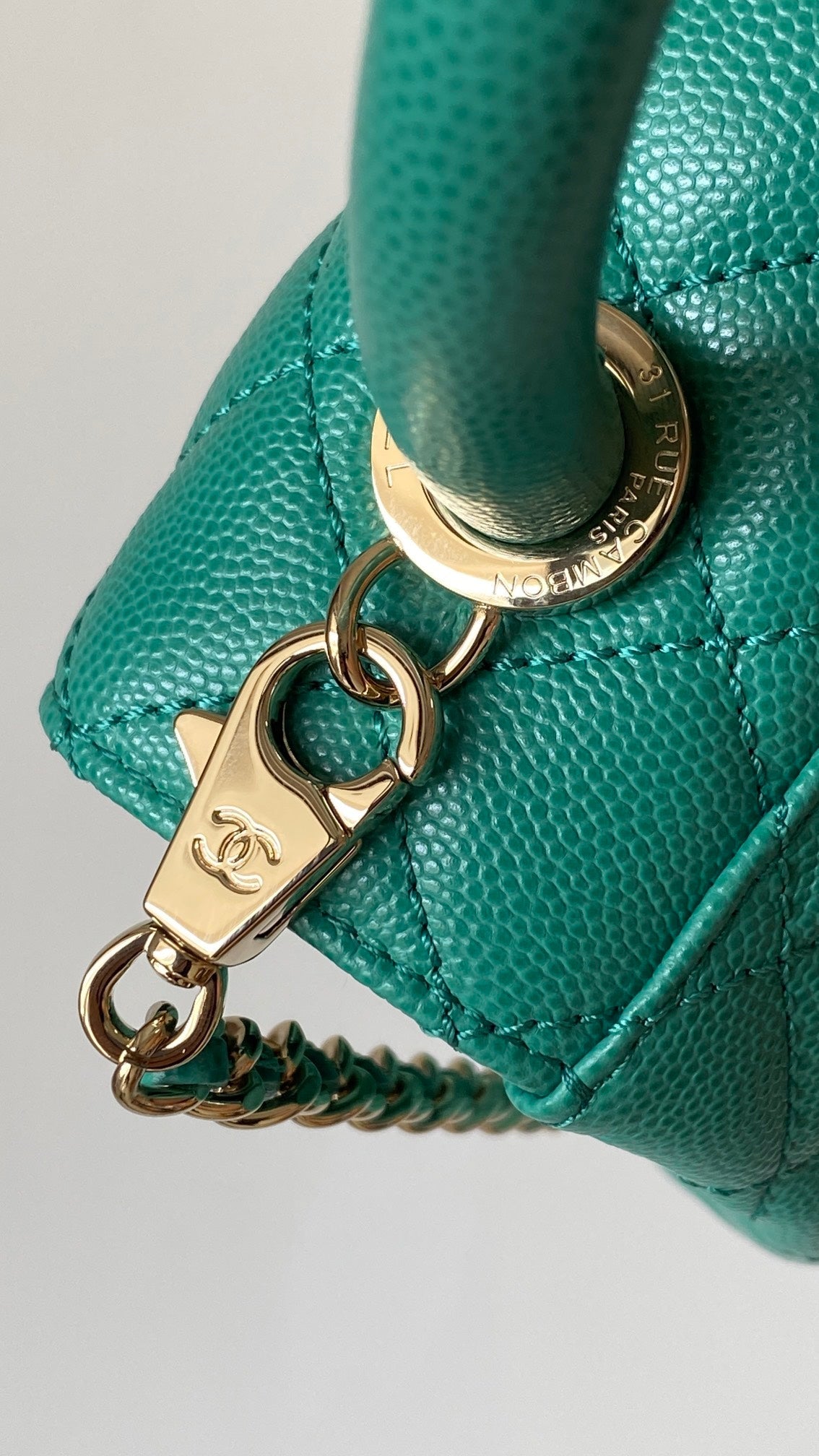 CC 25s Handle Bag 19 Pink Leather Green Caviar Gold Hardware