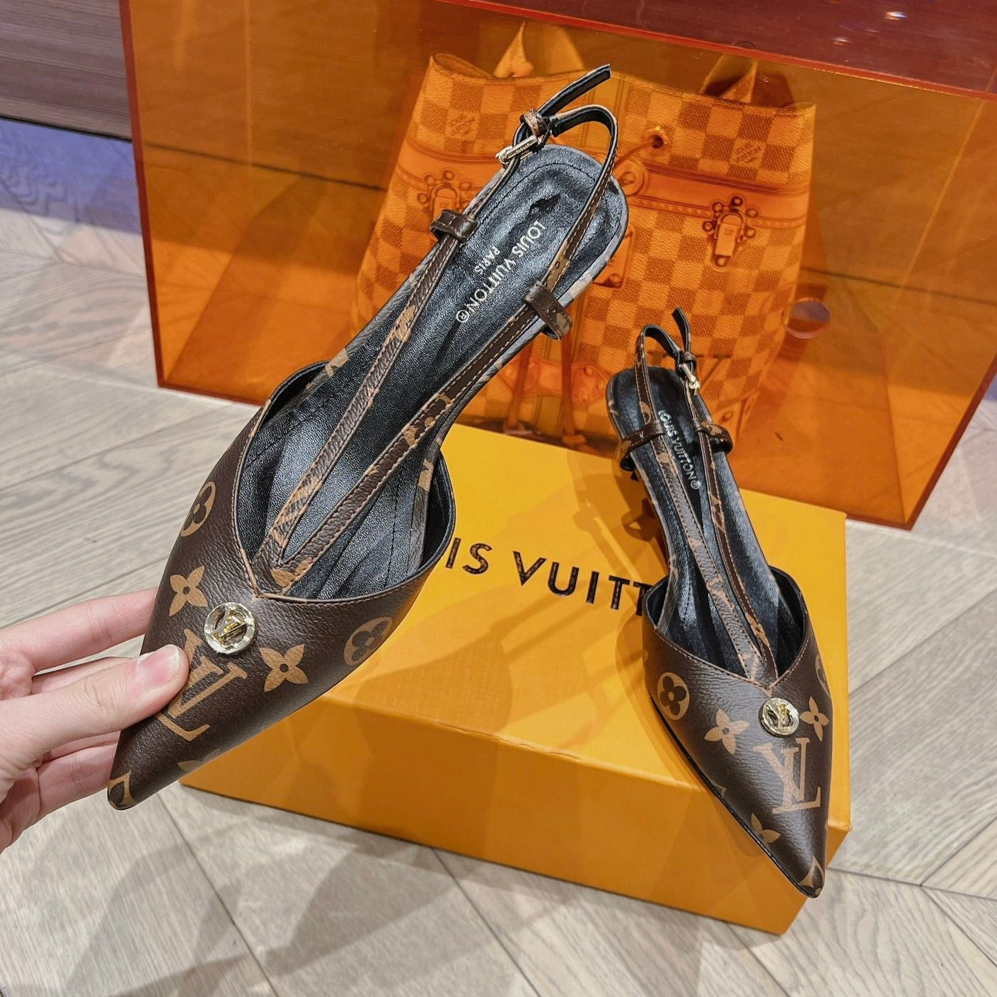 LV LOW HEEL SLINGBACK MONOGRAM CANVAS