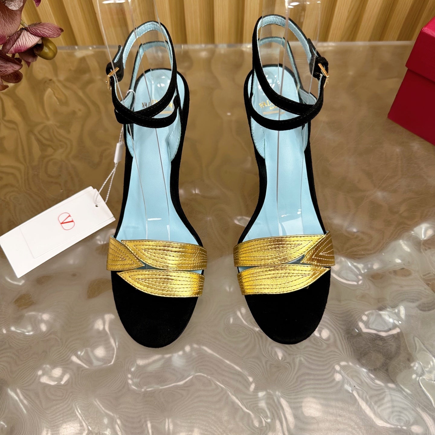 VT 25 Feuillage En Feuille Sandals Black Gold Cowhide 331125