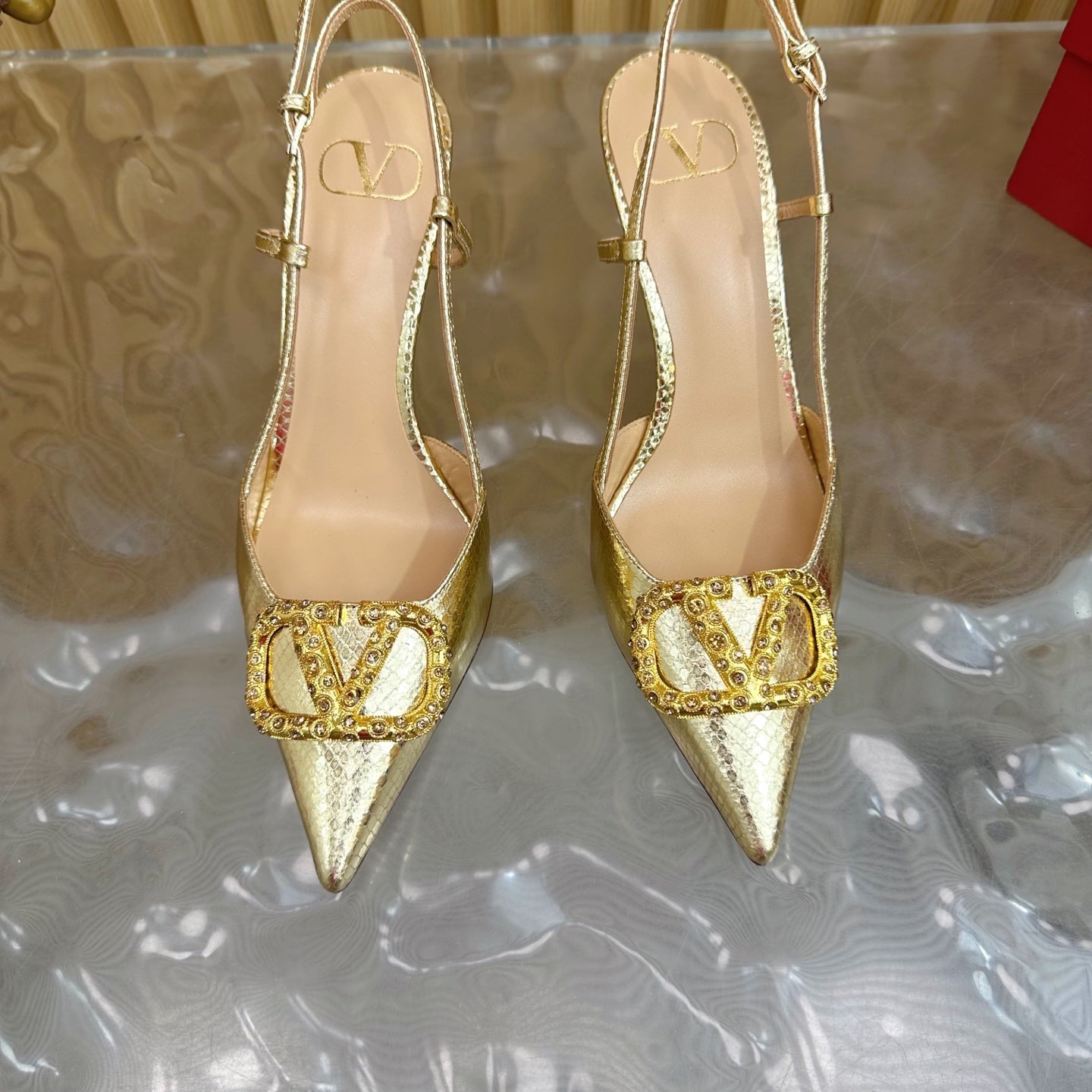 VT Slingback 8cm Gold Snake-grain Leather