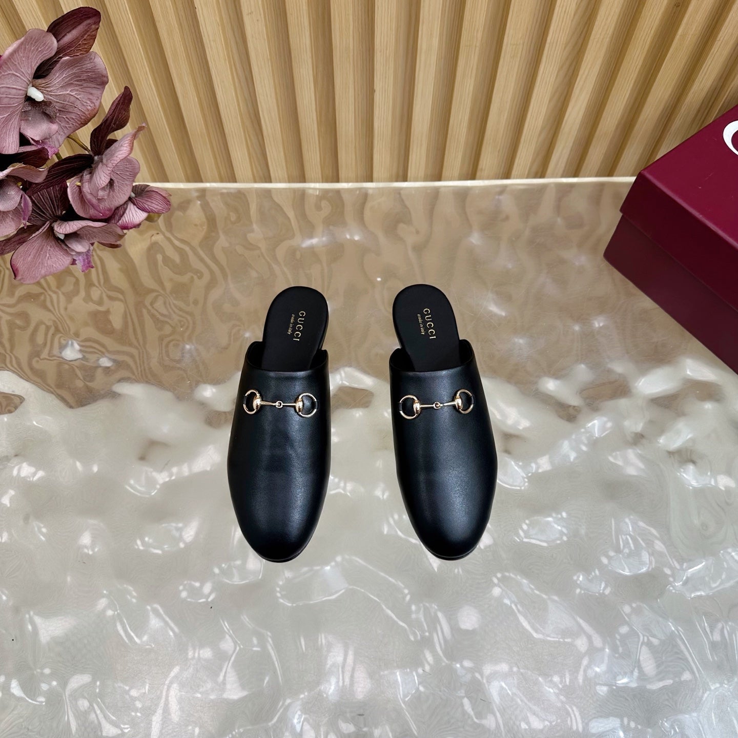Gucci 25 Horsebit Mule Black Gold Cowhide 436323
