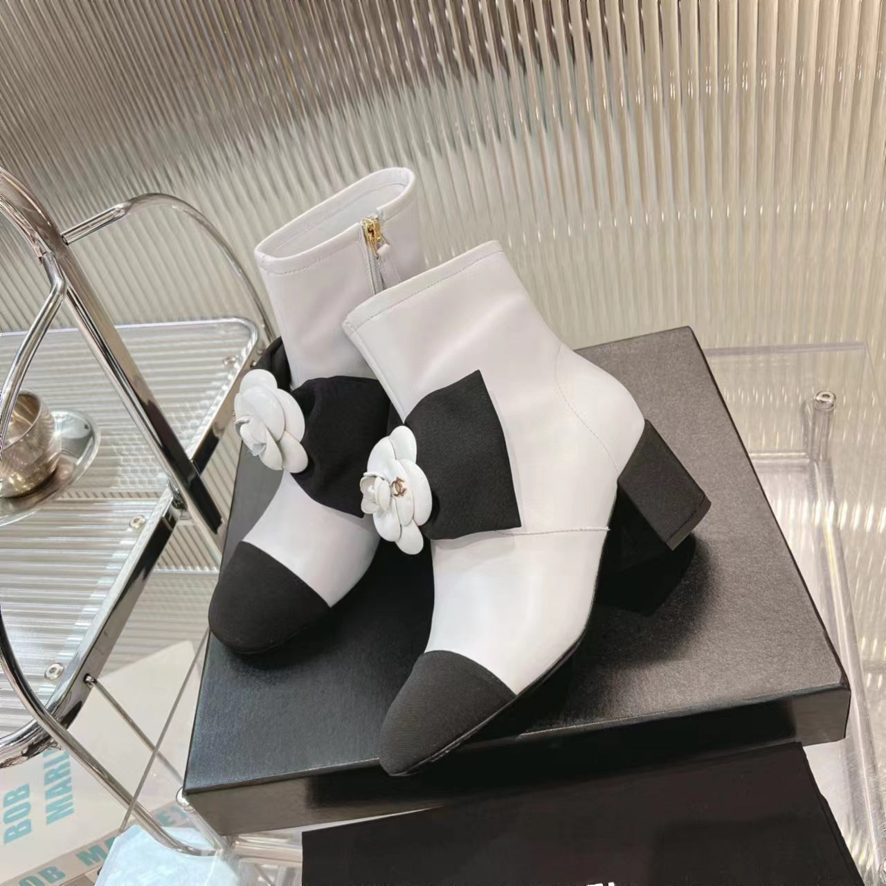 CC Short Boots 60mm White Camellia Cowhide