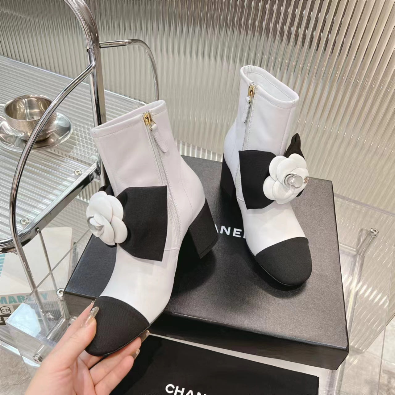 CC Short Boots 60mm White Camellia Cowhide