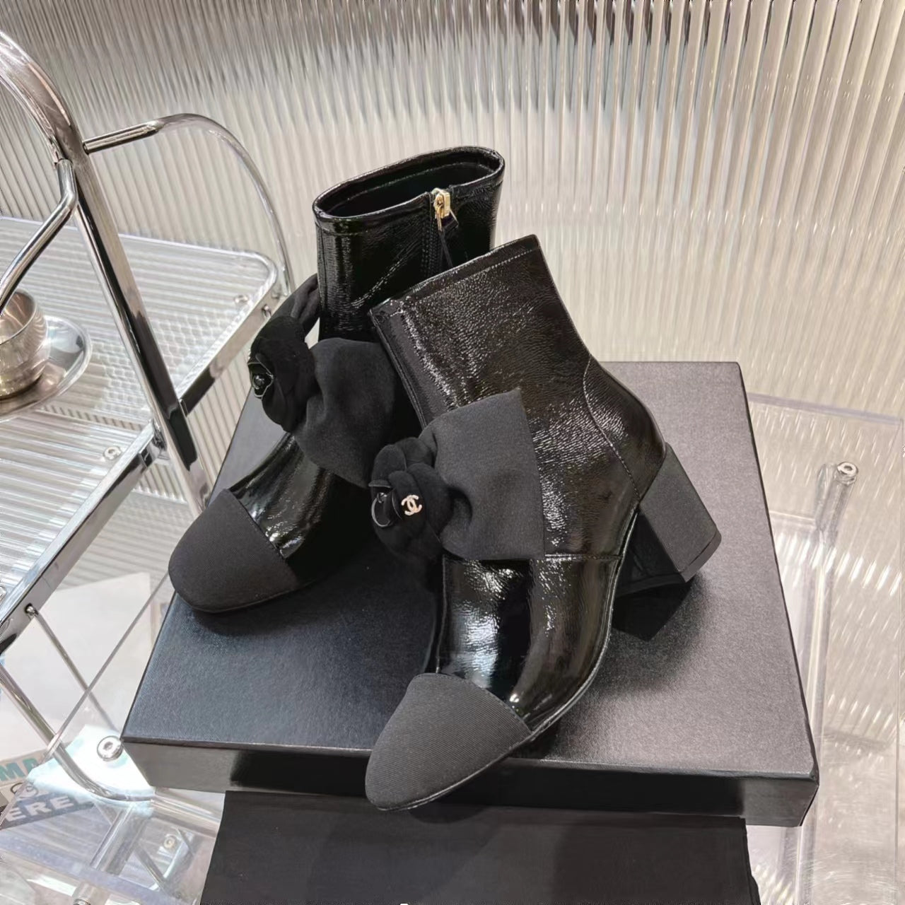 CC Short Boots 60mm Glossy Black Camellia Cowhide