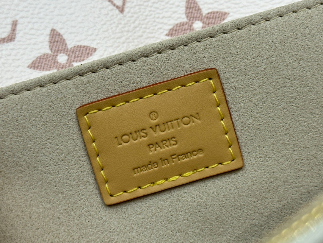 pochette metis east west 21.5 monogram dune canvas