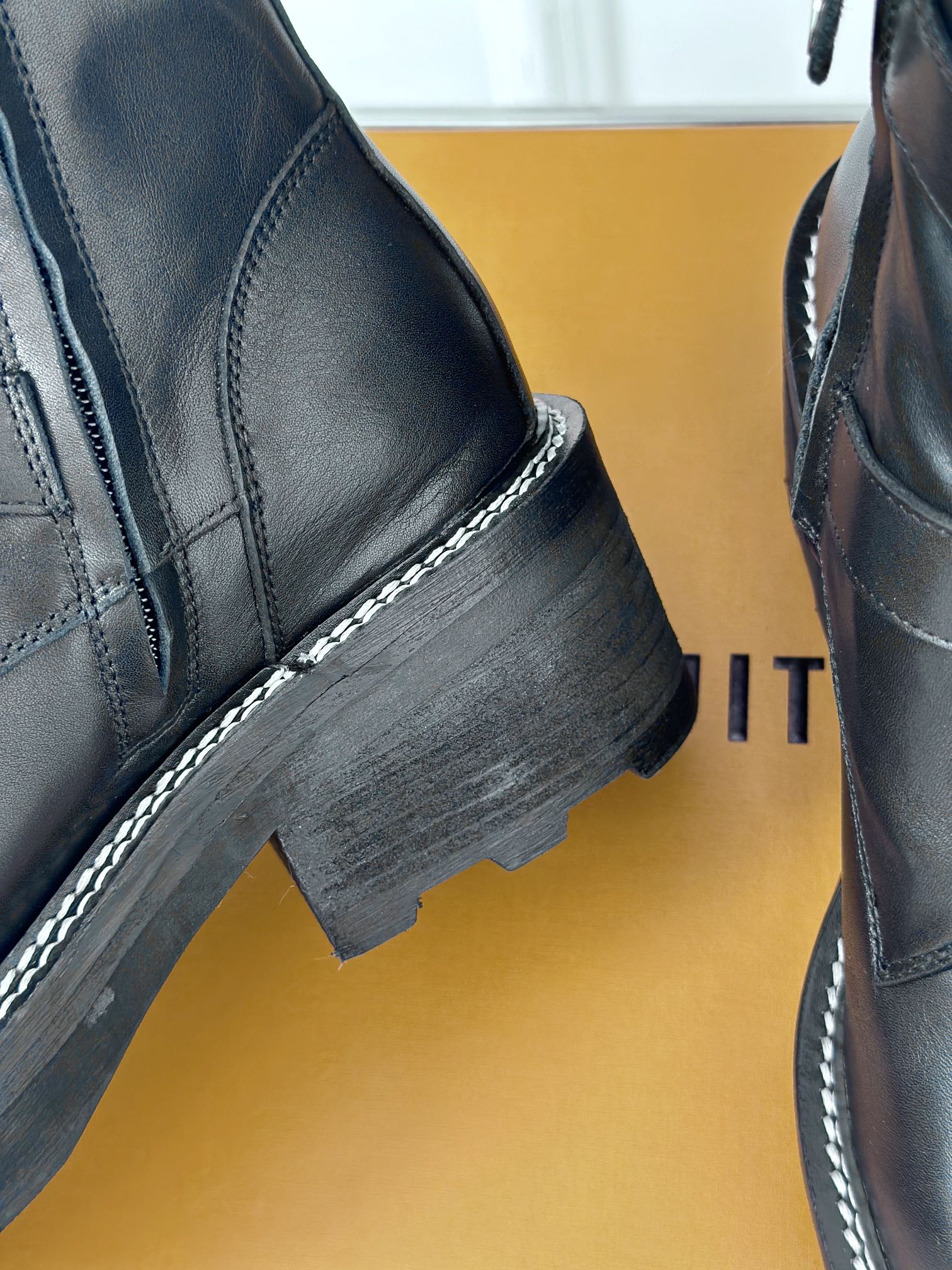 LV Beaubourg Ankle Boot 30mm Black Calfskin