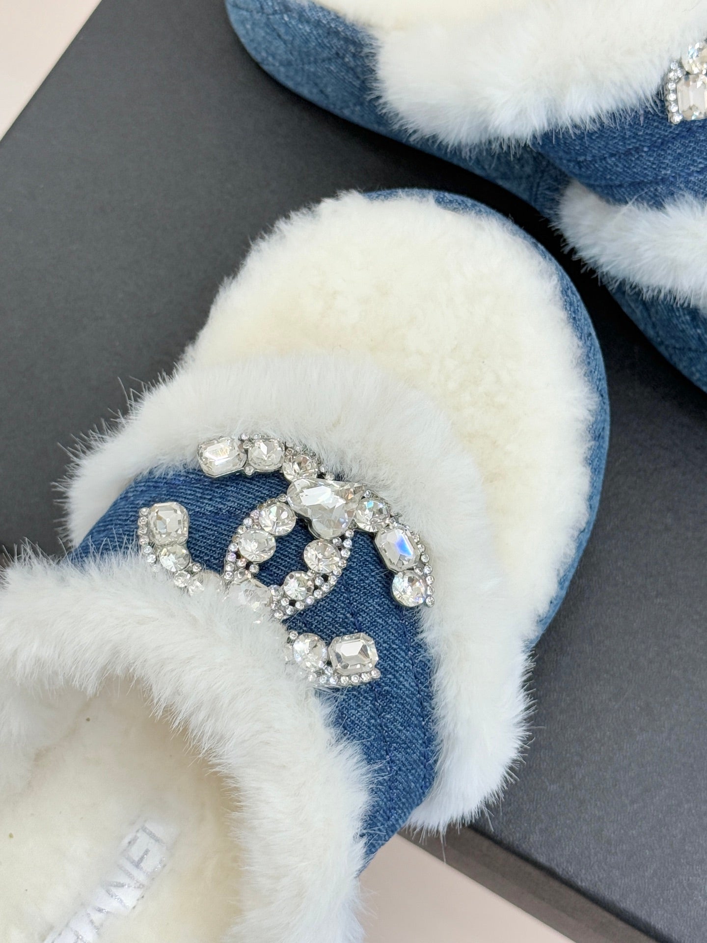 CC slipper double C rhinestone buckle white blue wool 512053