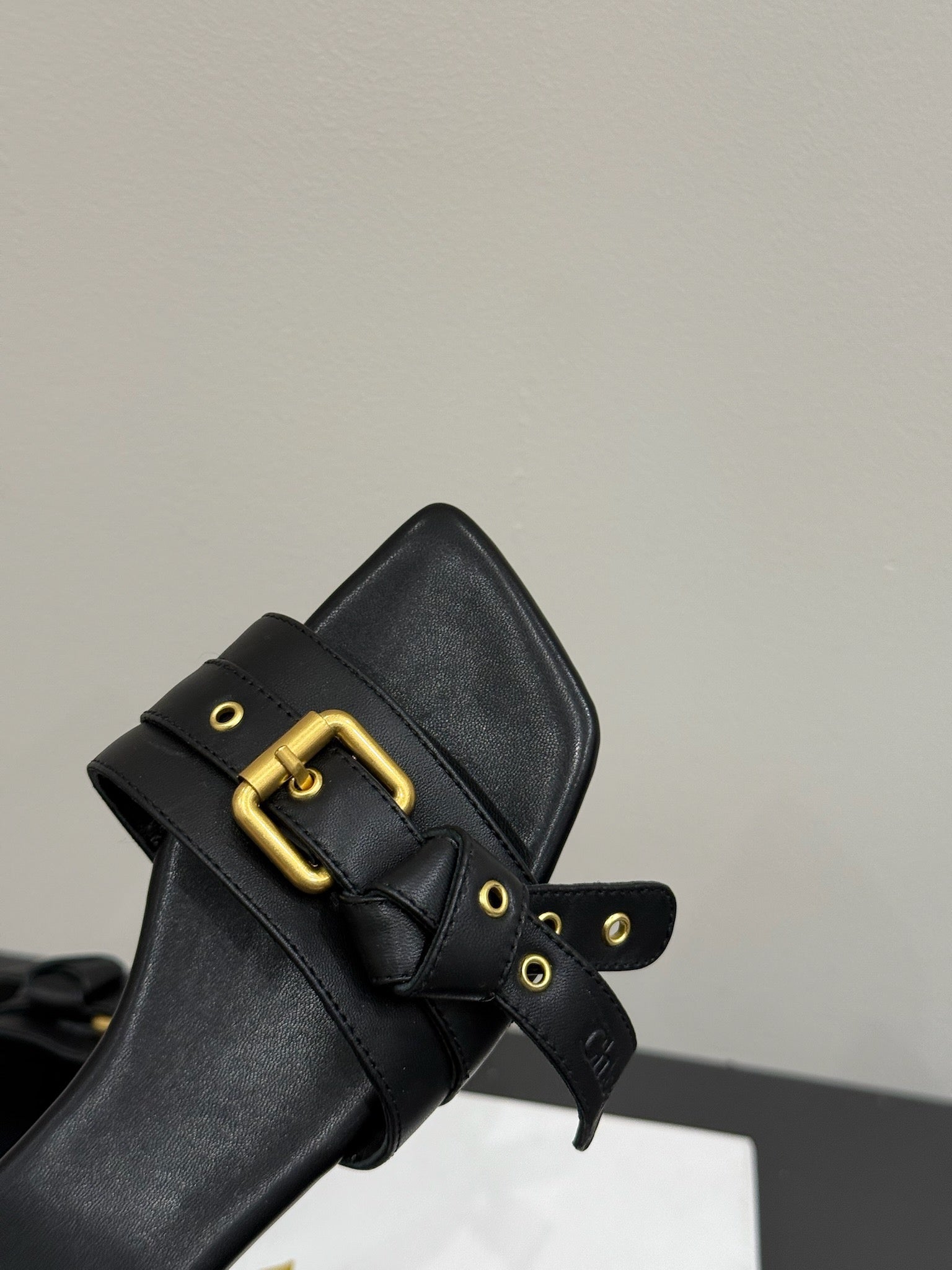 Loewe 25 Bow Metal Buckle Slide Black Cowhide