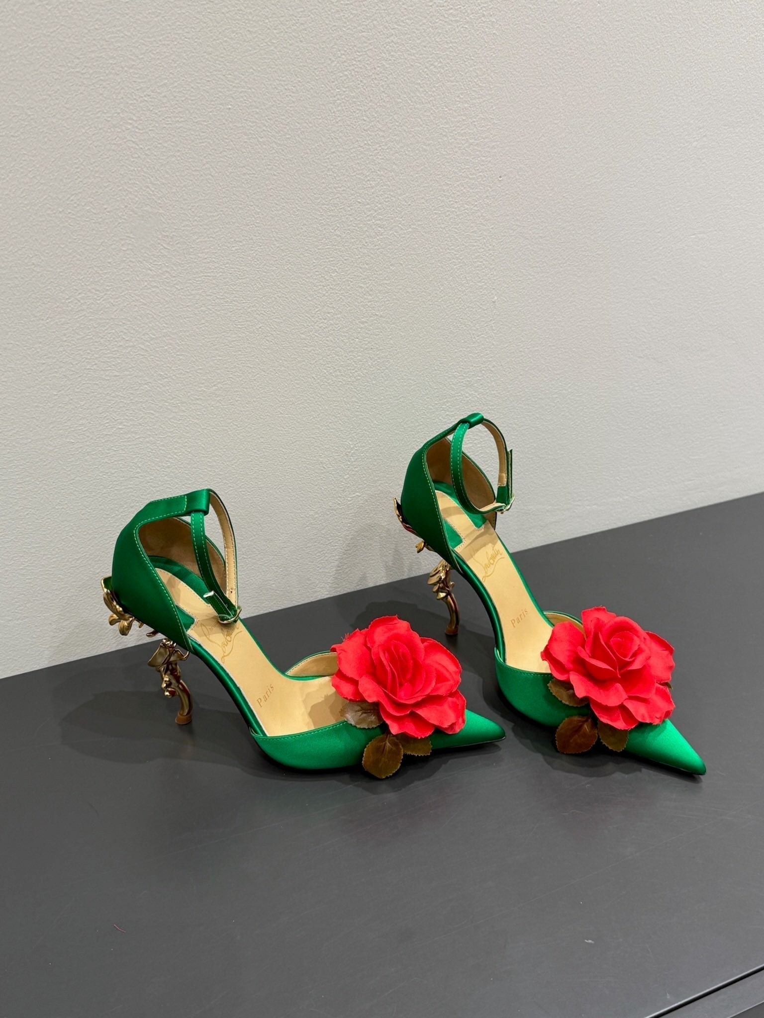 CC 25 Flower Rose Pumps Green Silk 337165
