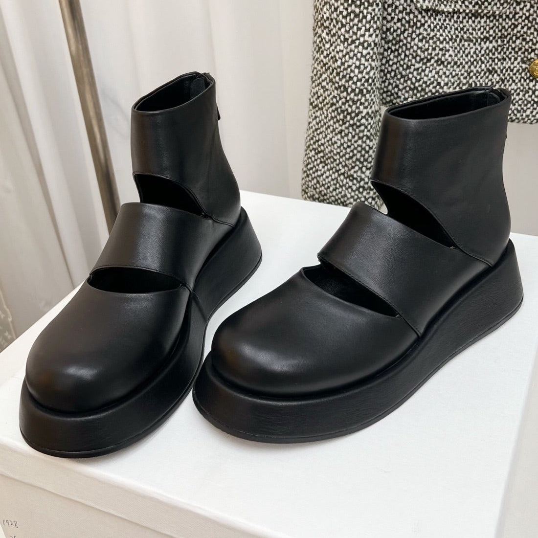 The Row 2025 Boot Black Sheepskin 576058