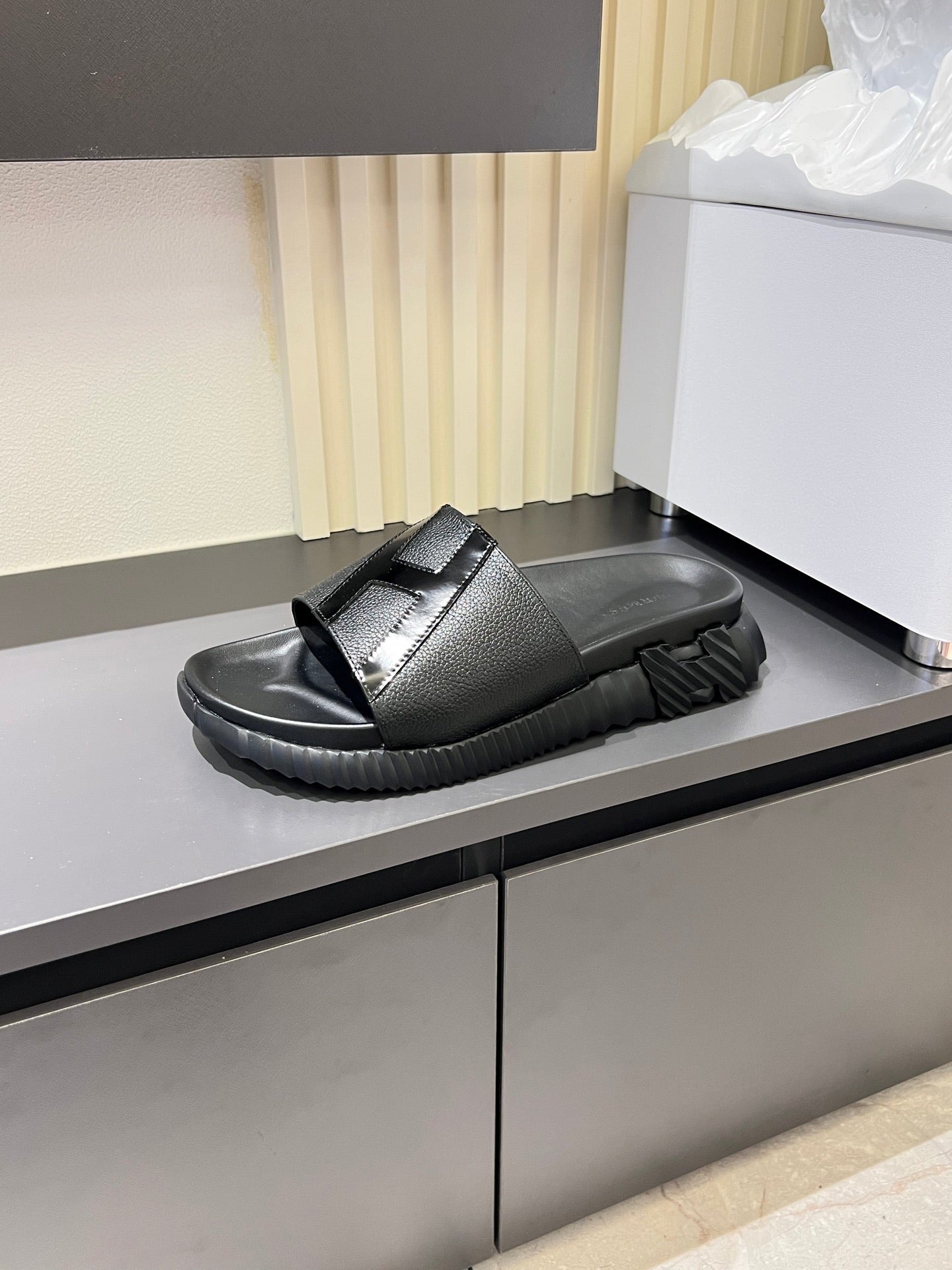 HM Men's Slide Black Cowhide 590801