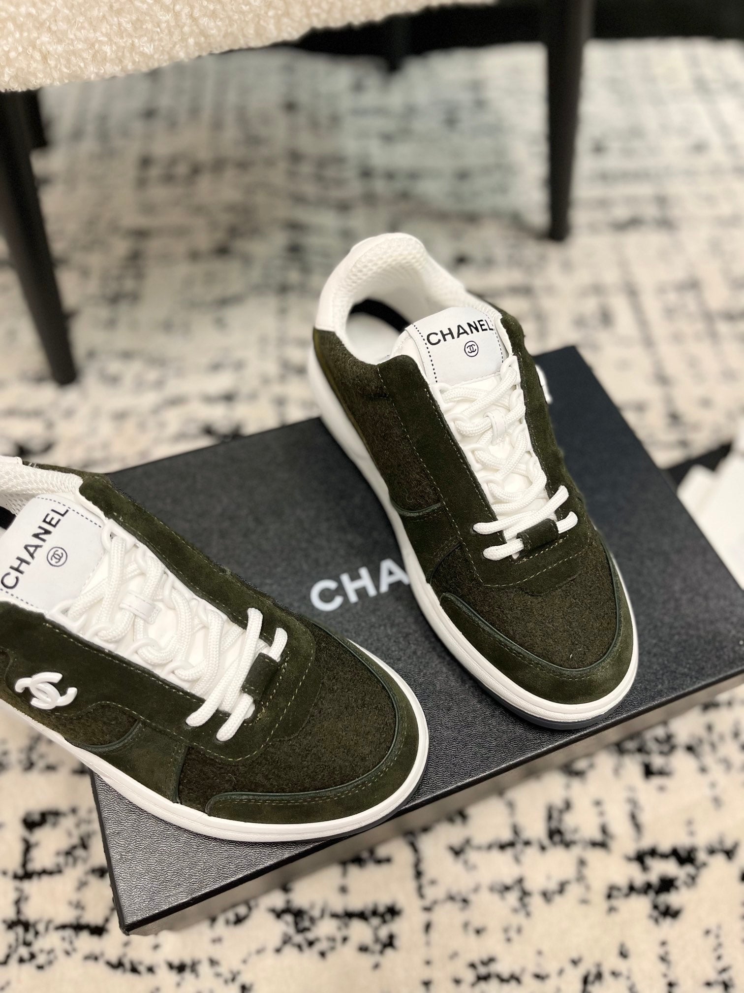 cc sneaker khaki velvet dark green suede