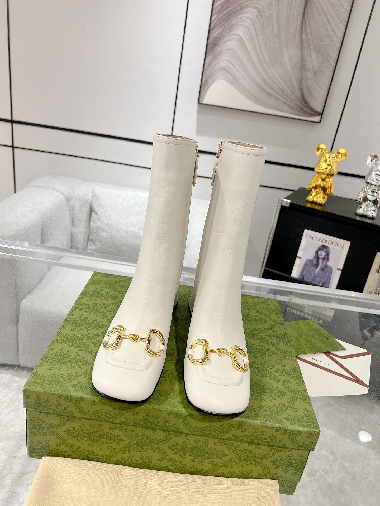 Gucci Horsebit Square Toe Mid-heeled Ankle Boots White Cowhide 490536