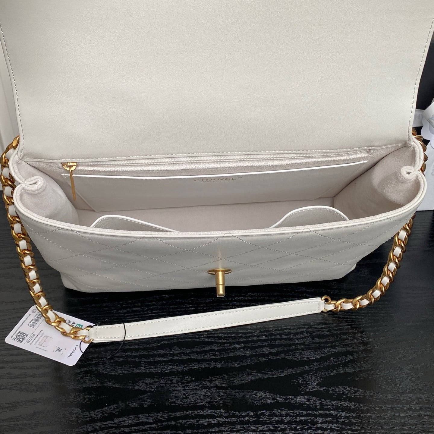 Chanel 2025 Bag 33cm White Calfskin 321004
