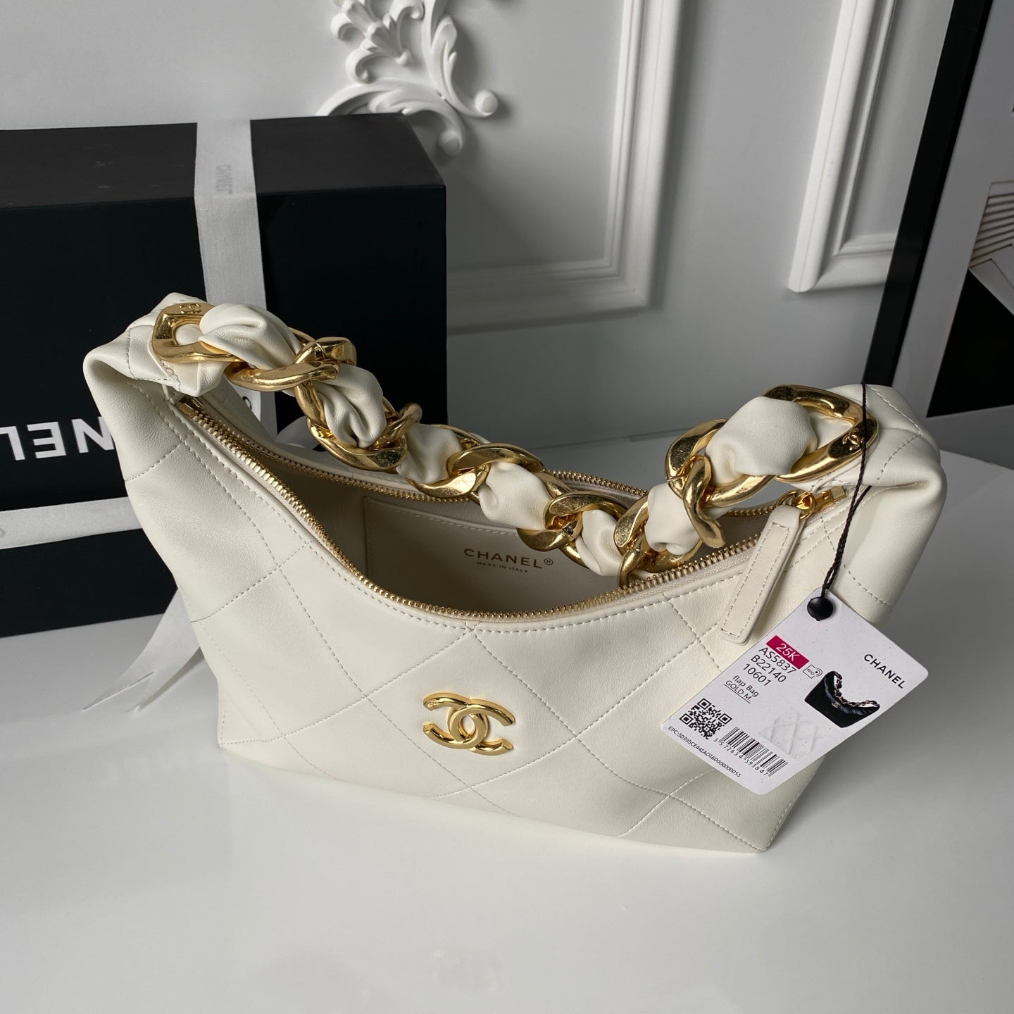 CC 2025 Hobo Bag White Calfskin Gold Hardware 298486