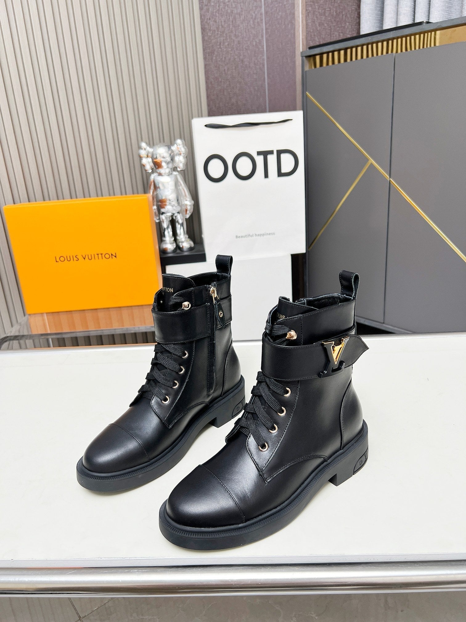 LV Citizen Boots Plain Black Cowhide