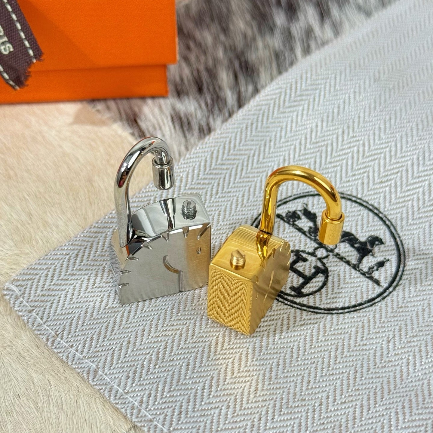 HM Horese Head Charm