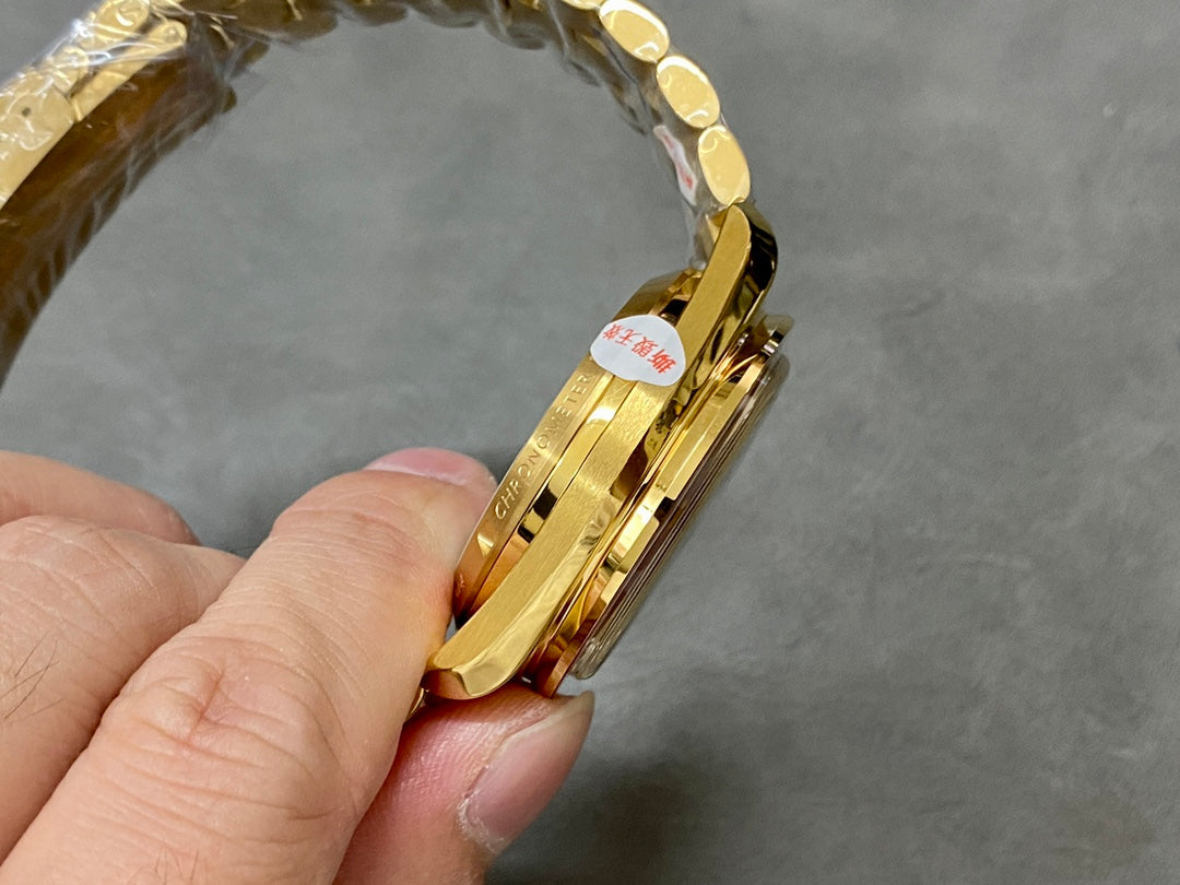 Omega Speedmaster Apollo 11 50th Anniversary Limited Edition 42cm Yellow Gold Strap