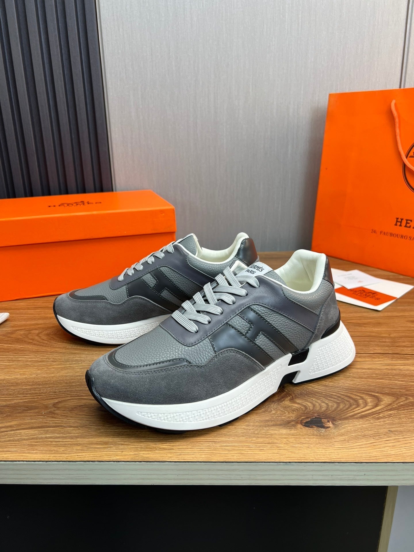 HM Men's Sneaker Grey Cowhide Suede 936369