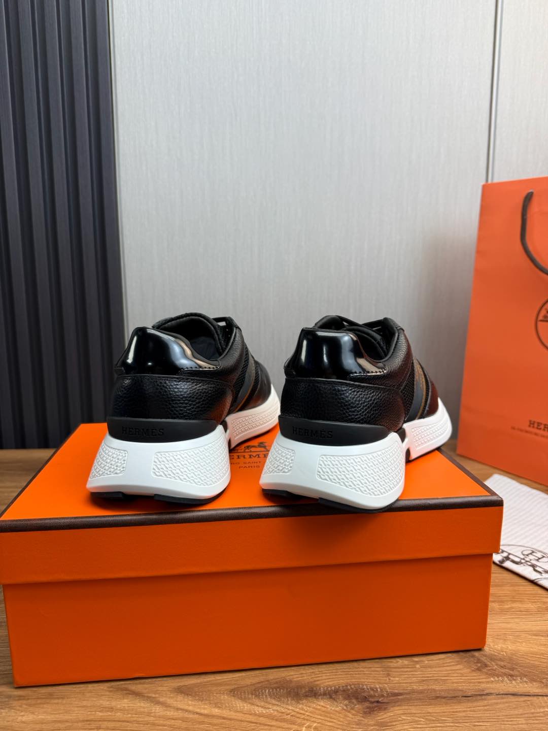 HM Men's Sneaker Black Mesh Cowhide 519225