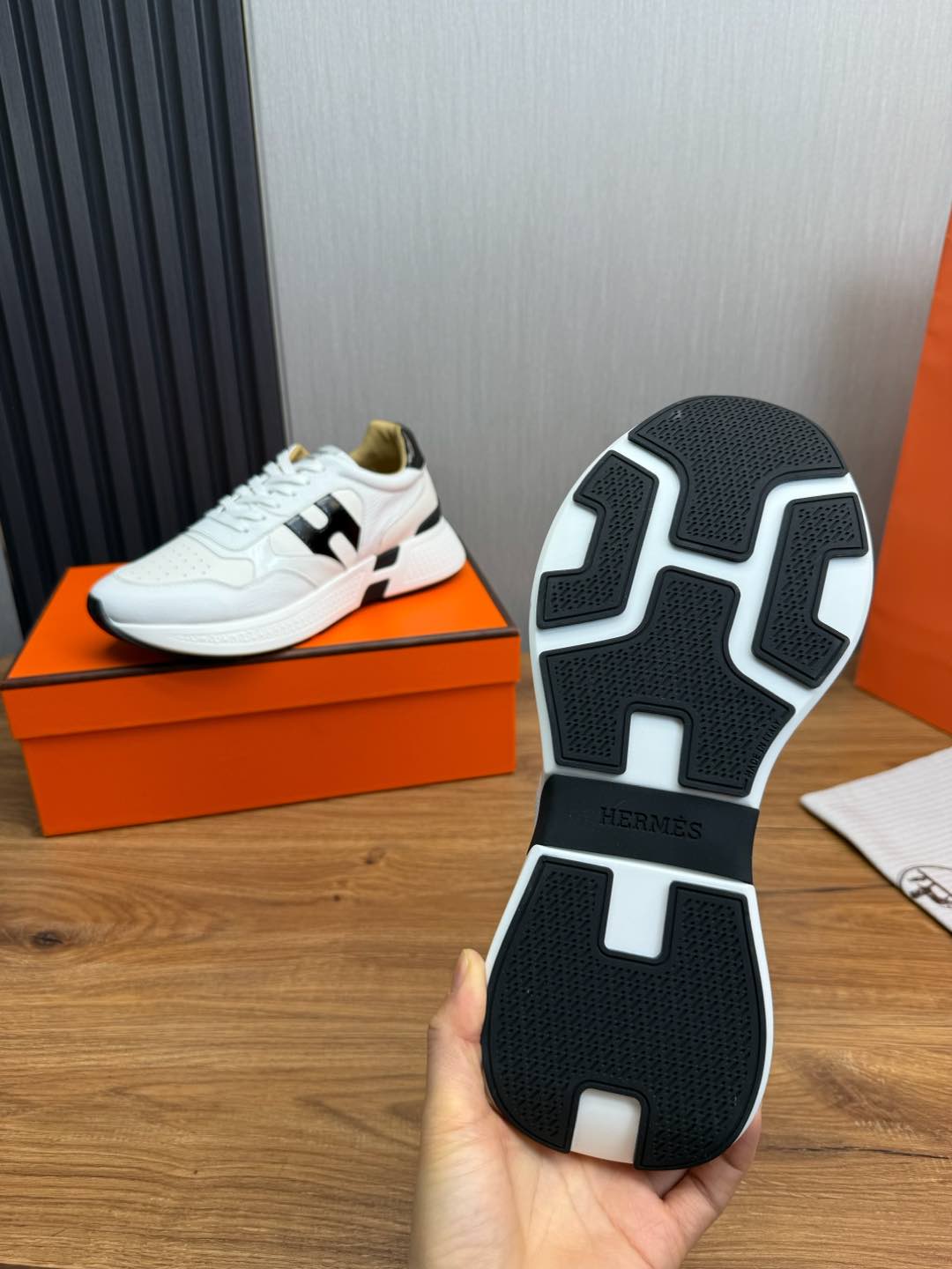 HM Men's Sneaker White Cowhide 519231