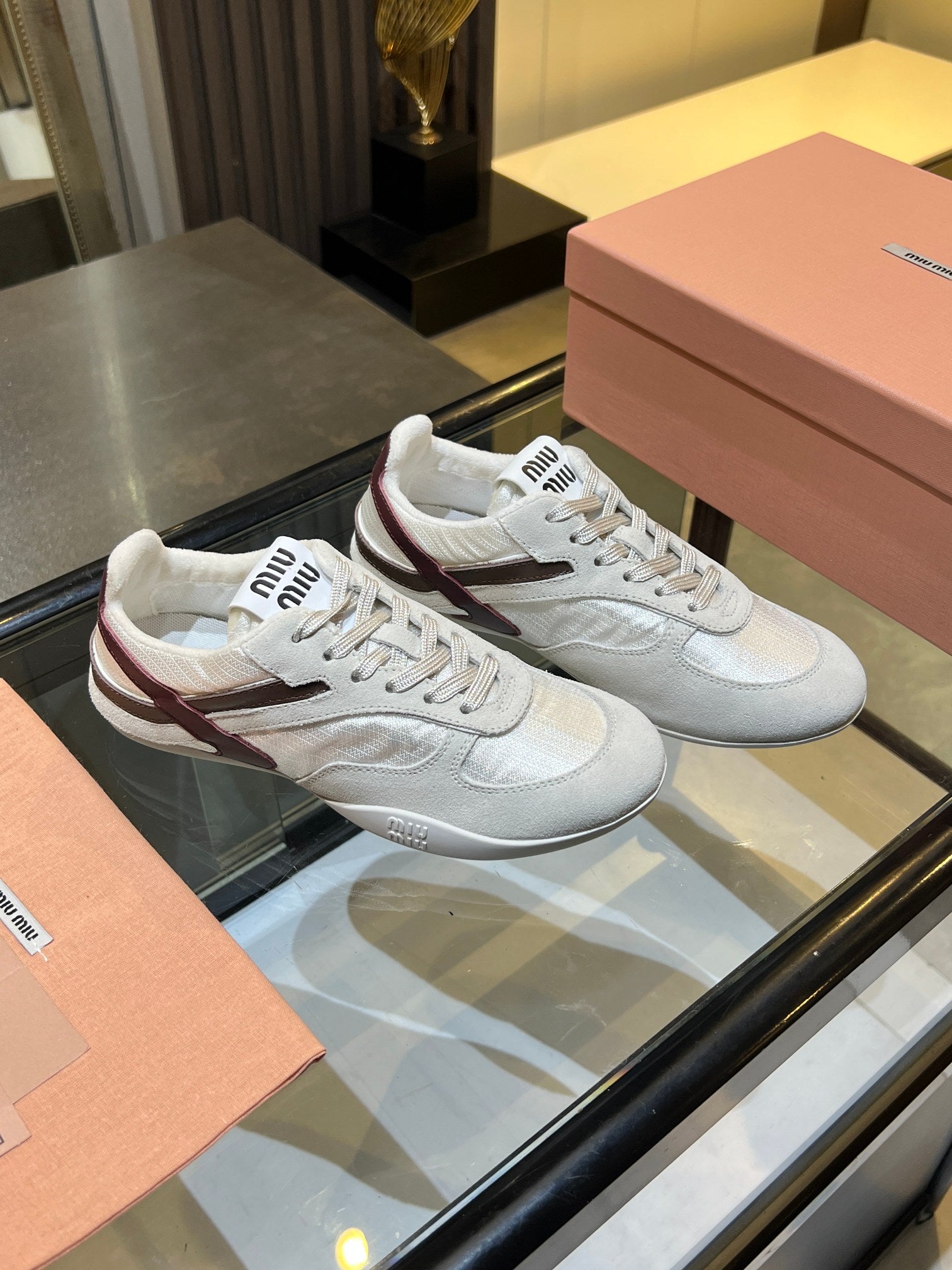 MIU x NB 26ss Sneaker Creams Burgundy Fabric Suede 625659