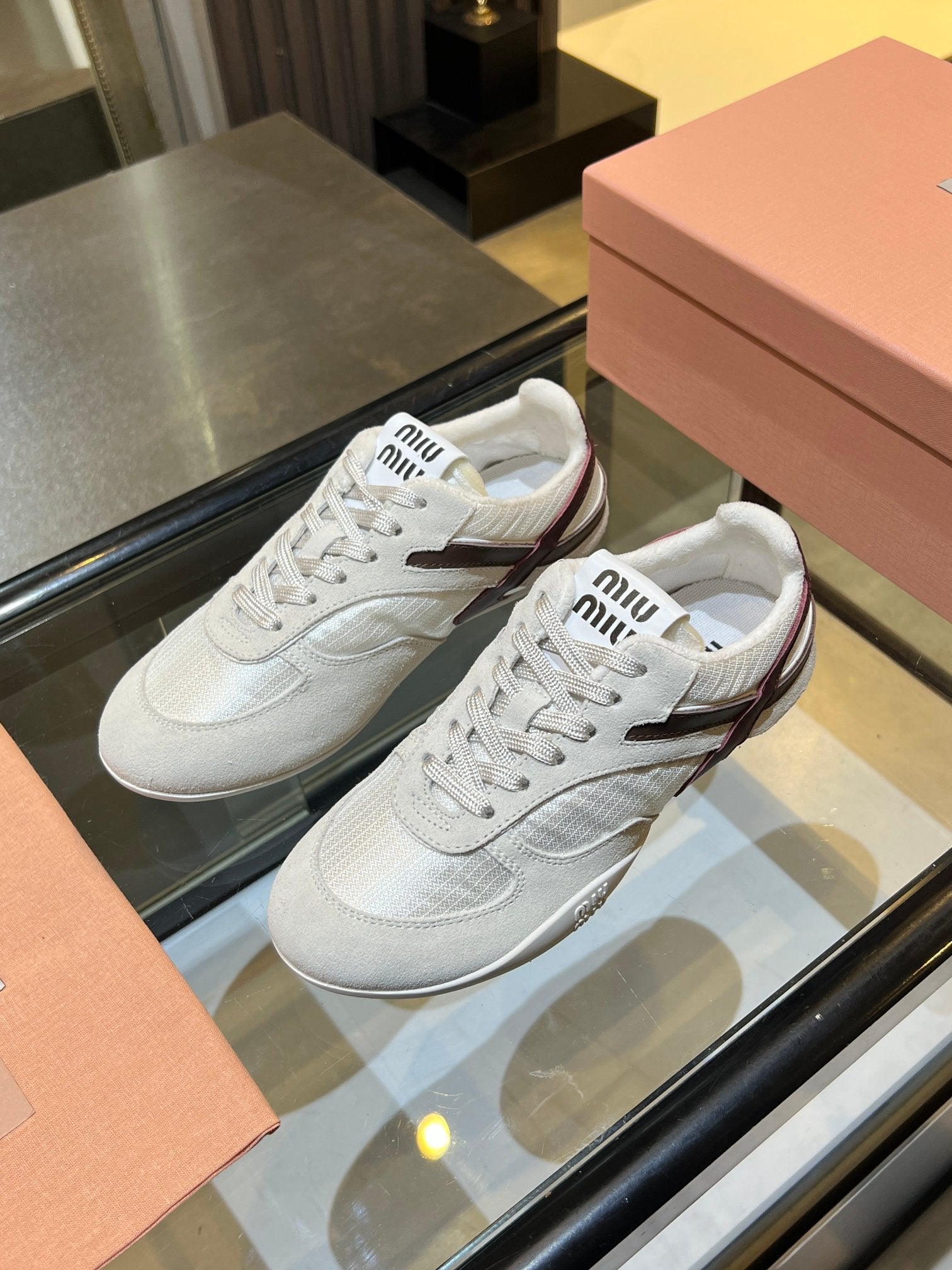 MIU x NB 26ss Sneaker Creams Burgundy Fabric Suede 625659