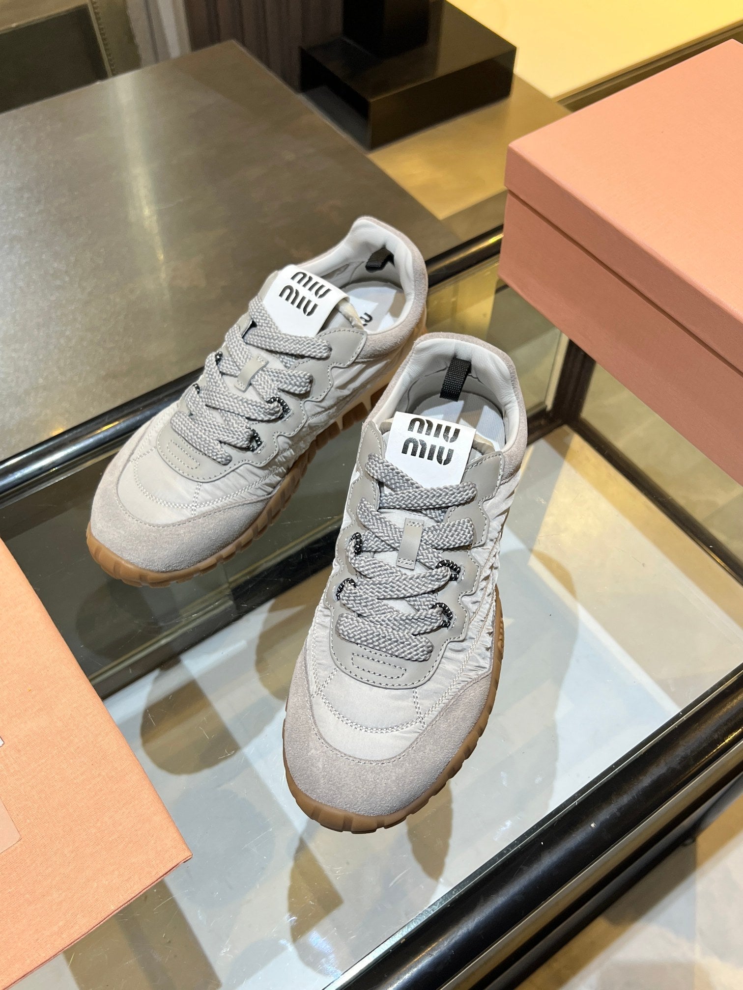 MIU 26ss Sneaker Gray Fabric Suede 625652
