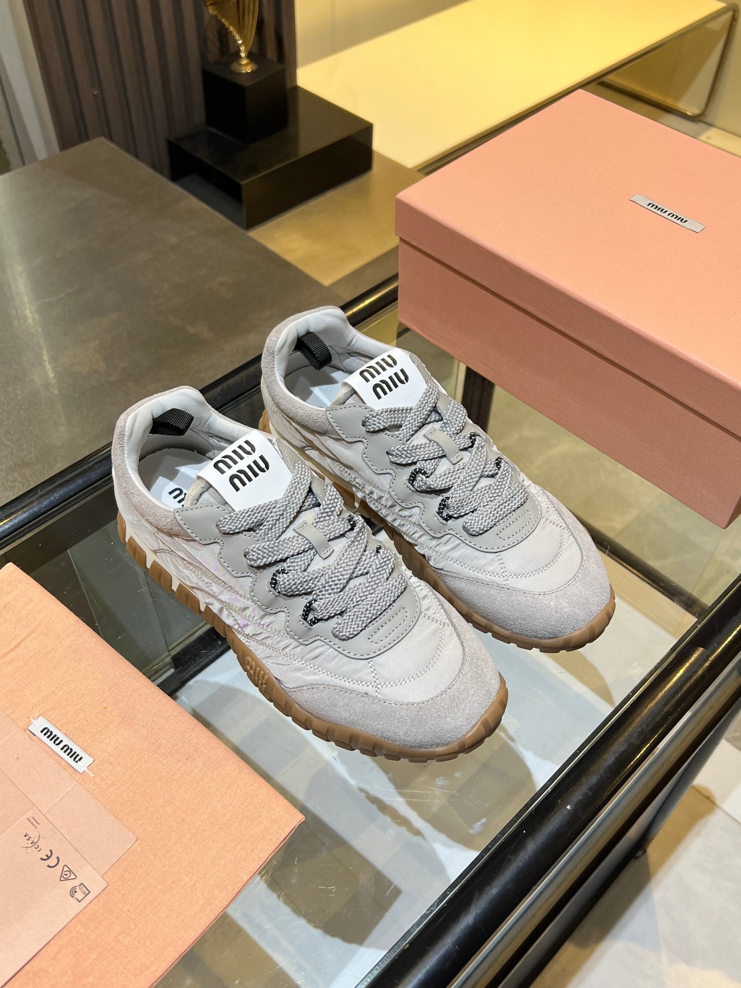 MIU 26ss Sneaker Gray Fabric Suede 625652