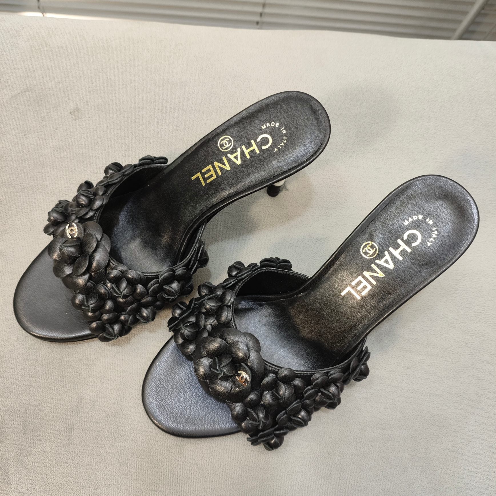 mule sandal 80 black calfskin flower
