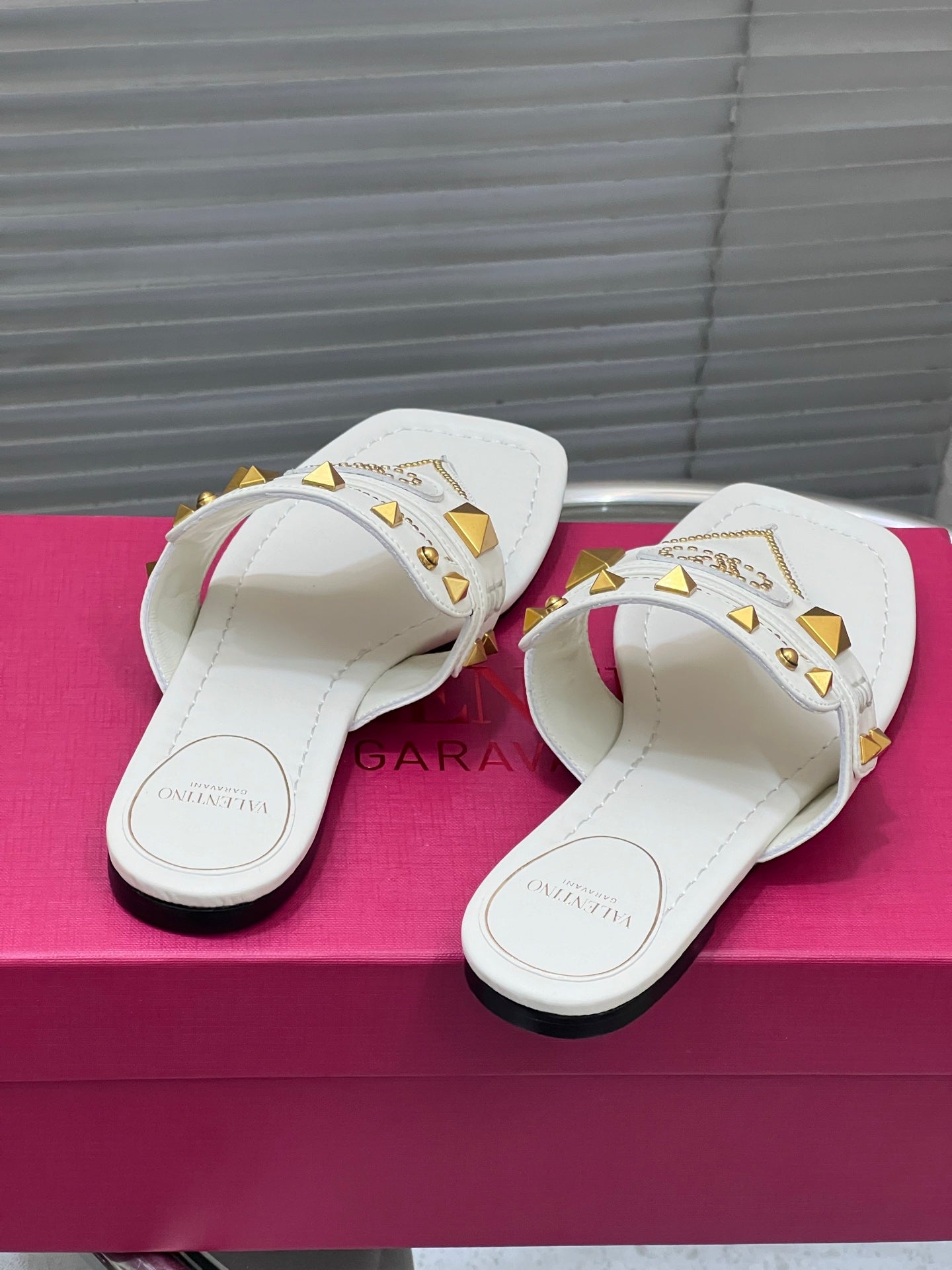 VT Rockstud Thong Sandals White Cowhide