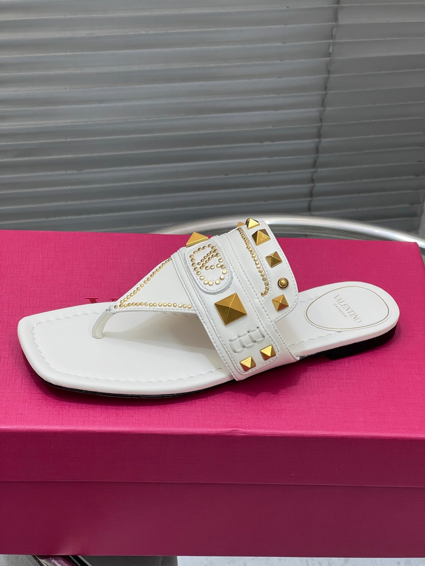 VT Rockstud Thong Sandals White Cowhide